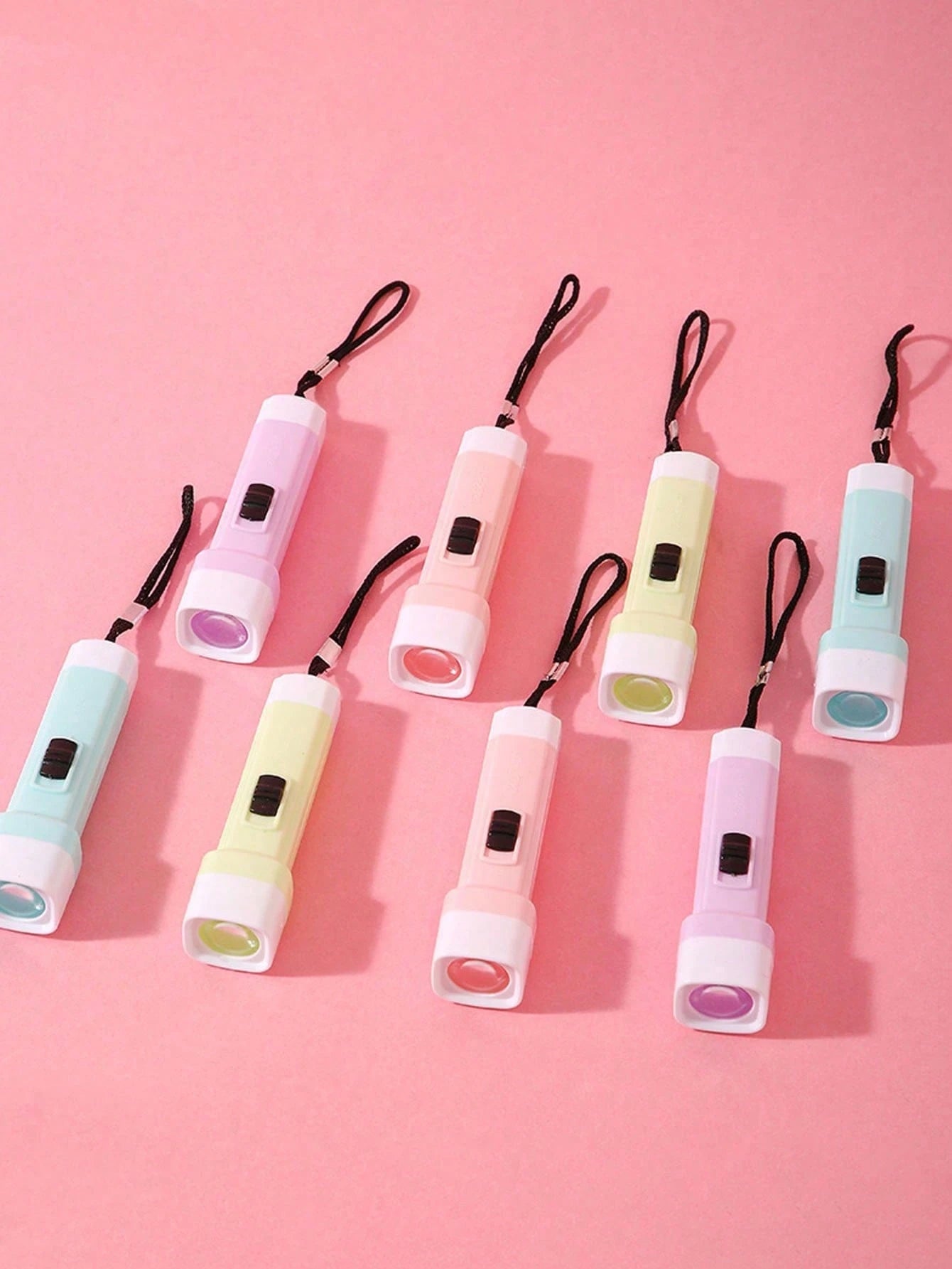 25pcs- 3.5 Inch Mini Flashlight LED Lighting Gift Practical Lighting Keychain Pendant LED, Party Favor Filler, Home Gift, Classroom Reward, Baby Shower Party Favor, Piñata Filler- (4 Random Colors)