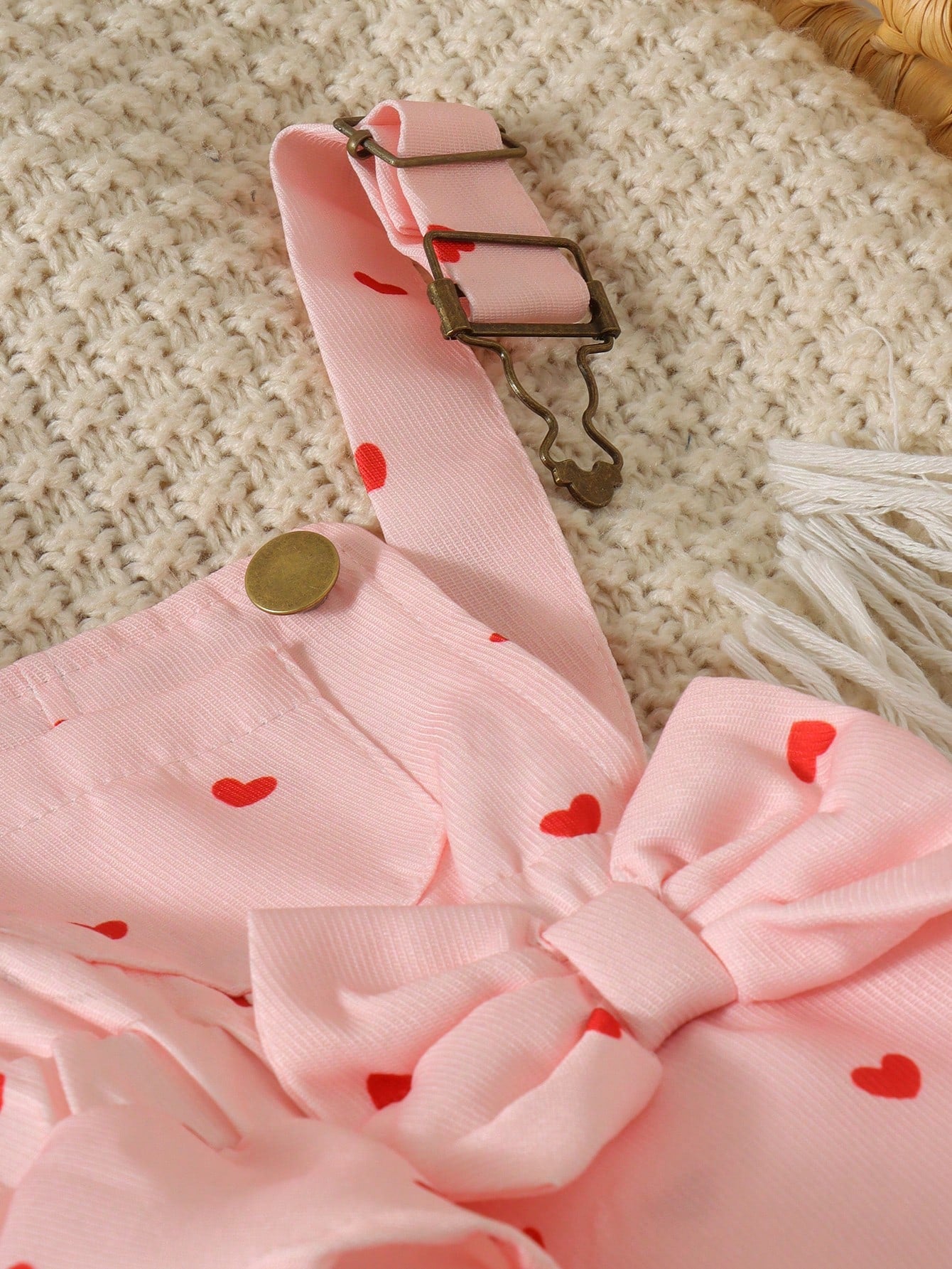 2pcs Baby Girl Cute White Long Sleeve Ribbed Bodysuit And Heart Print Overall Dress Set, Thin Spring/Autumn Outdoor