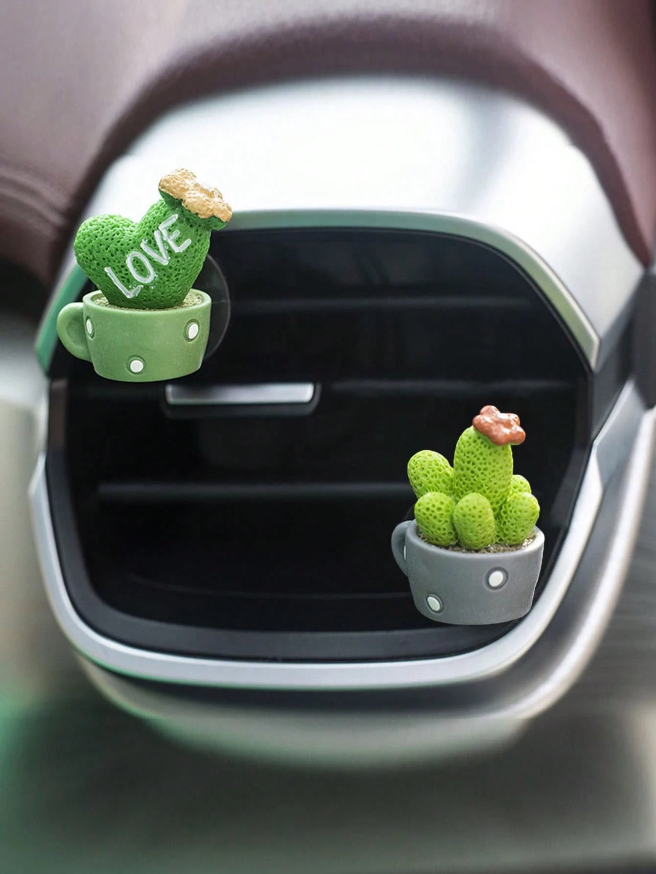 2pcs Cute Mini Cactus Car Air Vent Fragrance Clip Mini Potted Plant Car Interior Decor Air Conditioner Greenery Ornament (Includes Fragrance Pad)