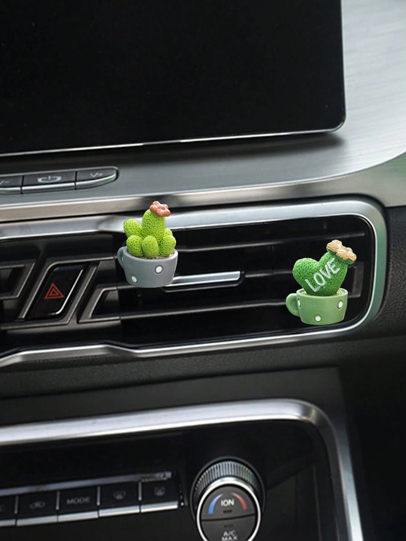 2pcs Cute Mini Cactus Car Air Vent Fragrance Clip Mini Potted Plant Car Interior Decor Air Conditioner Greenery Ornament (Includes Fragrance Pad)