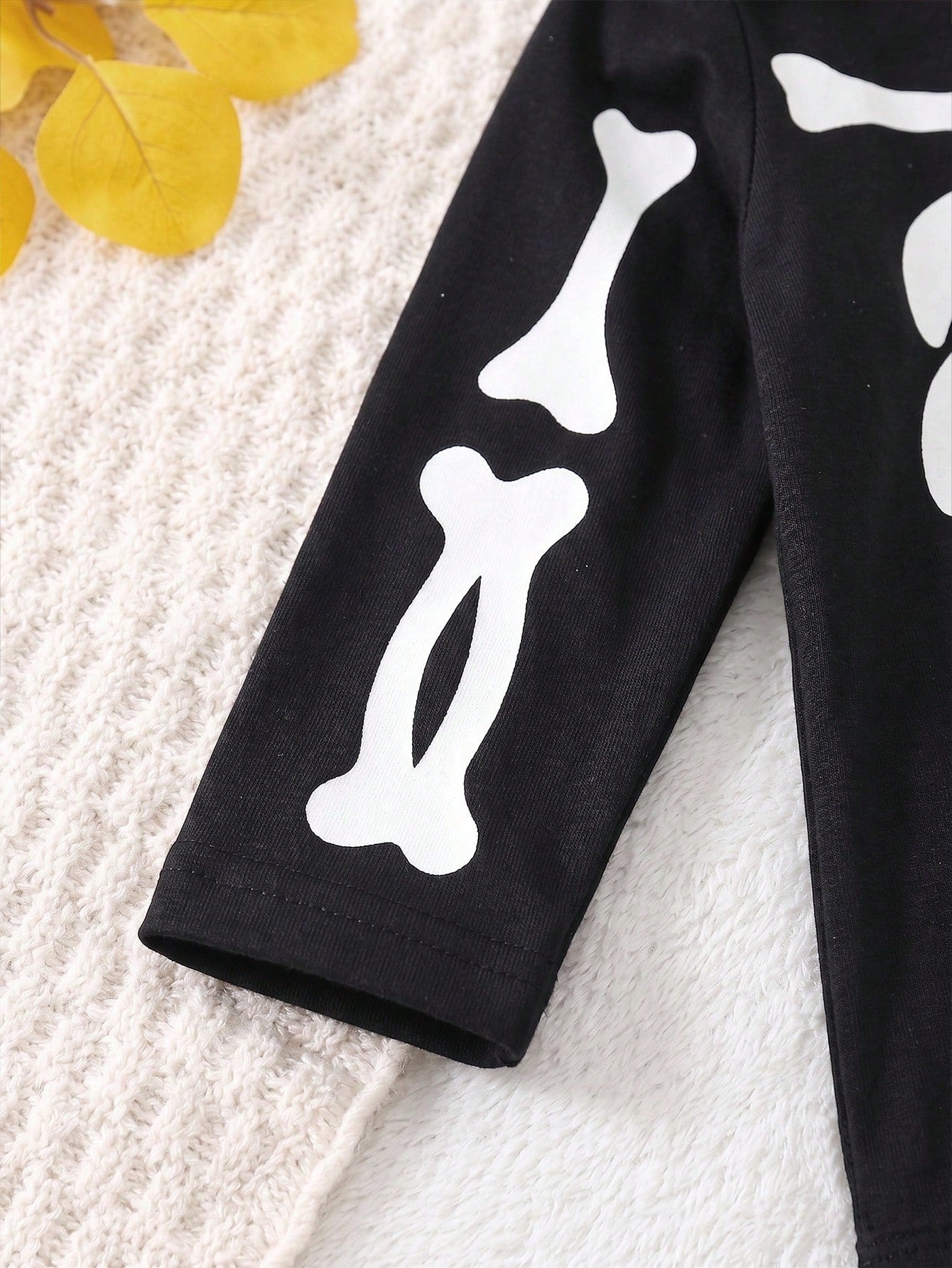 2pcs/Set Toddler Baby Boy Halloween White Skeleton Funny Print Chest Embellishment Playful Smiling Pumpkin Envelope Collar Long Sleeve Romper With Pumpkin Orange Hat, Boy Long Sleeve Romper, Rom