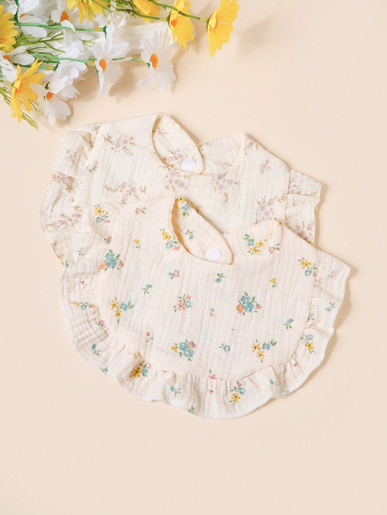 3/4pcs Baby Rose & Tulip Print Bibs With Ruffle Trim, Solid Color Soft Drool Bibs