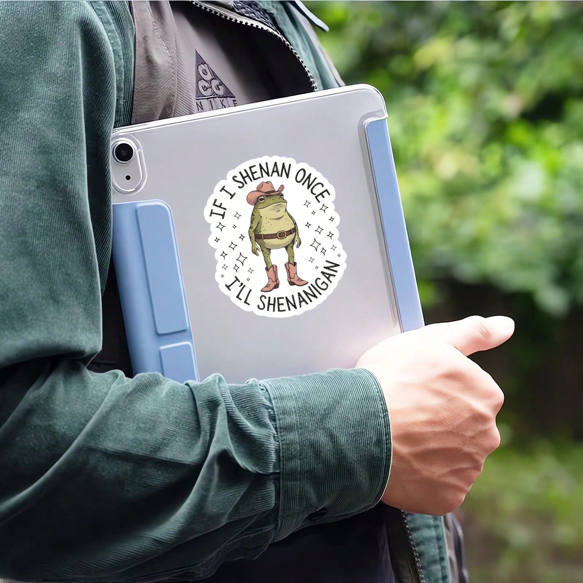 3 Inch 1pc "If I Cause Trouble Once, I'll Cause Trouble" Funny Cowboy Frog Sticker Or Magnet, Suitable For Students, Office Workers, Retail Workers, Teachers, Commuters, Creative People, Notebook Arti