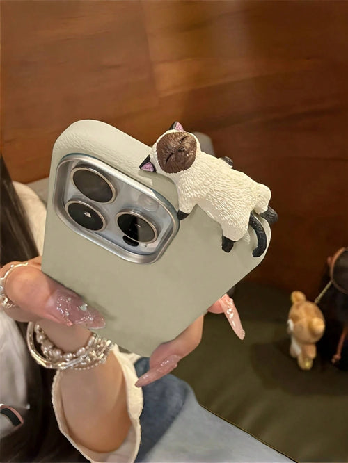 3D Lying Siamese Cat DIY Faux Leather Phone Case, Compatible With IPhone 16/15/14/13 Pro Max, Detachable Camera Frame, Shockproof And Anti-Drop Protective Cover, Luxurious And Beautiful Soft Phone Cas