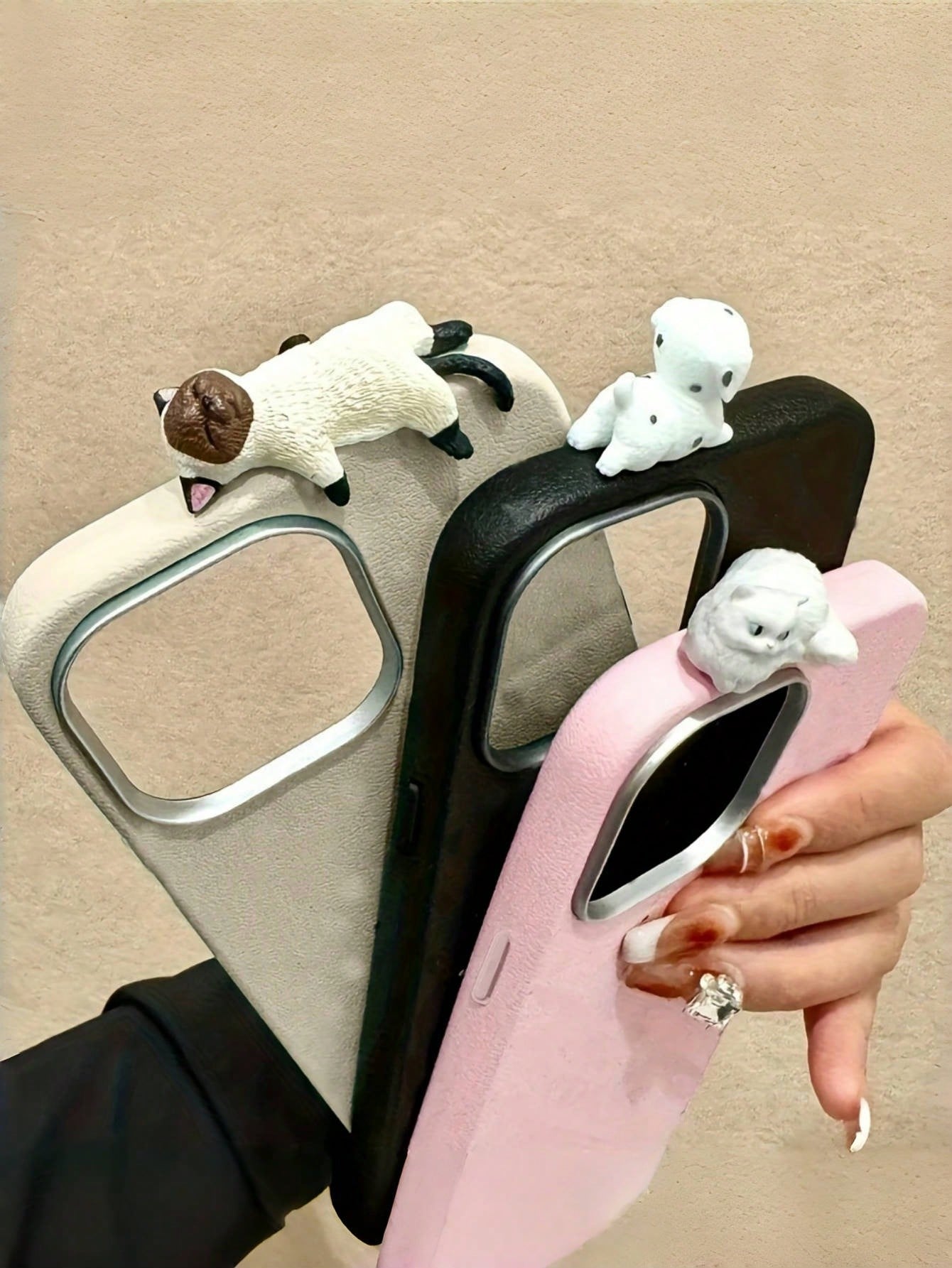 3D Lying Siamese Cat DIY Faux Leather Phone Case, Compatible With IPhone 16/15/14/13 Pro Max, Detachable Camera Frame, Shockproof And Anti-Drop Protective Cover, Luxurious And Beautiful Soft Phone Cas