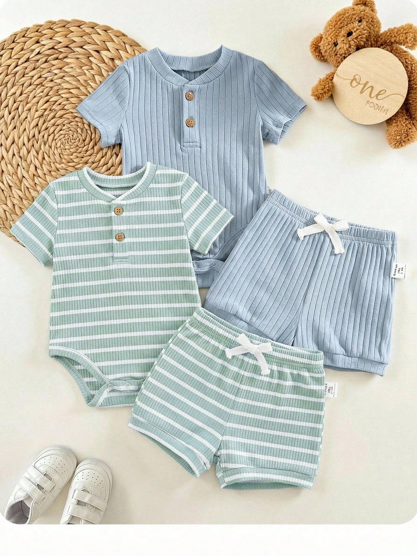 4pcs/Set Newborn Baby Boy/Girl Summer Cute Striped Blue Short Sleeve Romper & Shorts 4-Piece Outfit, Suitable For Home & Outings