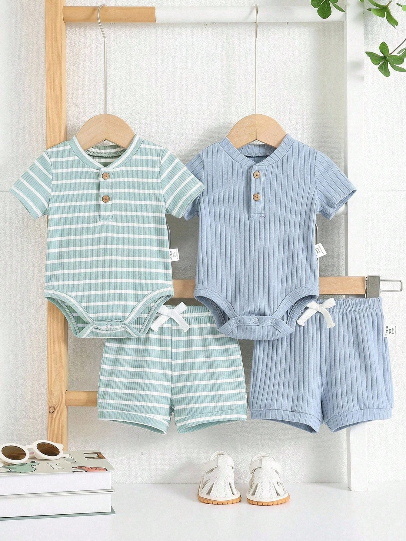 4pcs/Set Newborn Baby Boy/Girl Summer Cute Striped Blue Short Sleeve Romper & Shorts 4-Piece Outfit, Suitable For Home & Outings
