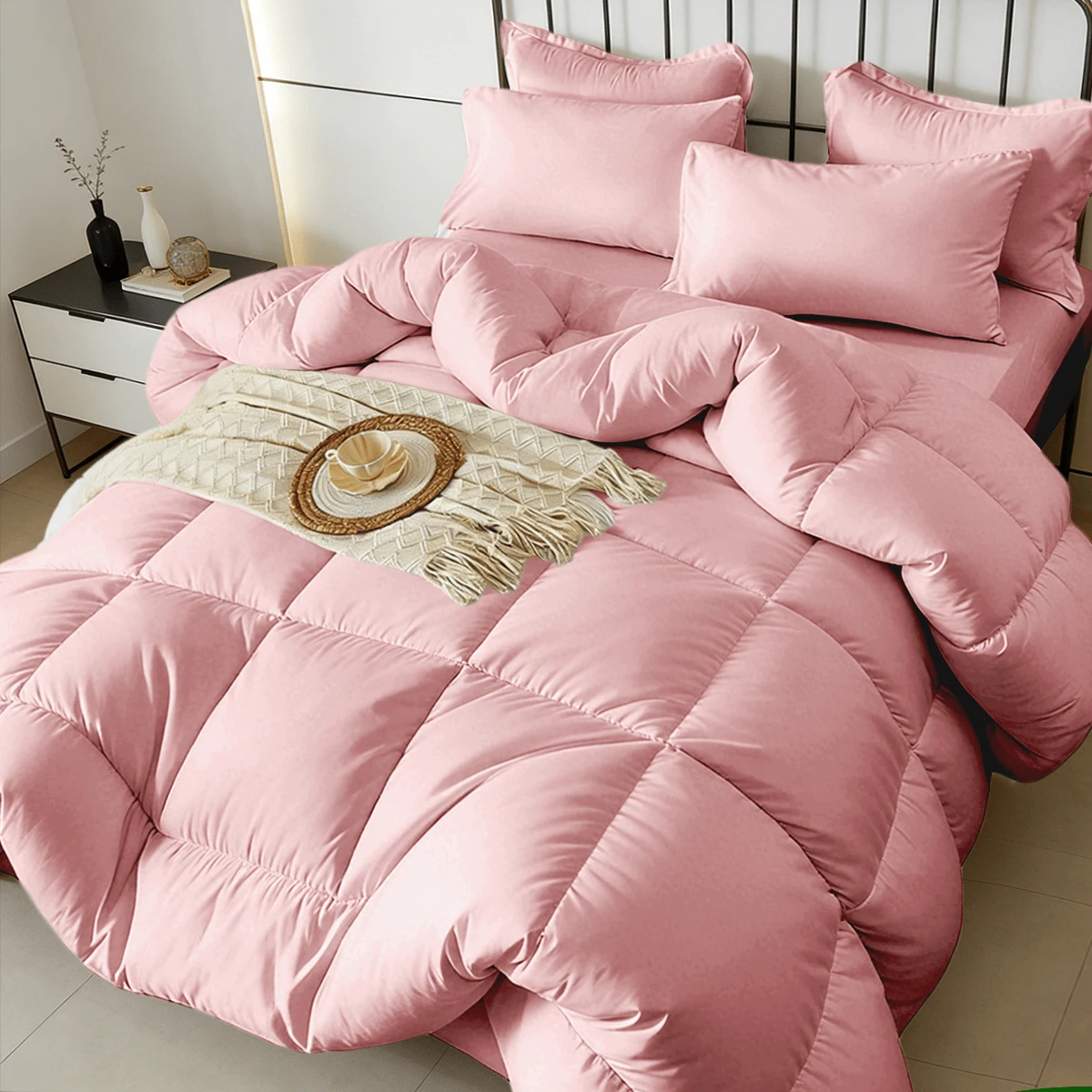 7pcs Or 5pcs Luxurious Checkered Comforter Sets For King Size, Featuring A Soft, Lightweight, And Breathable Design That Is Easy To Maintain. Includes A Comforter, Flat Sheet, Fitted Sheet, And Pillow