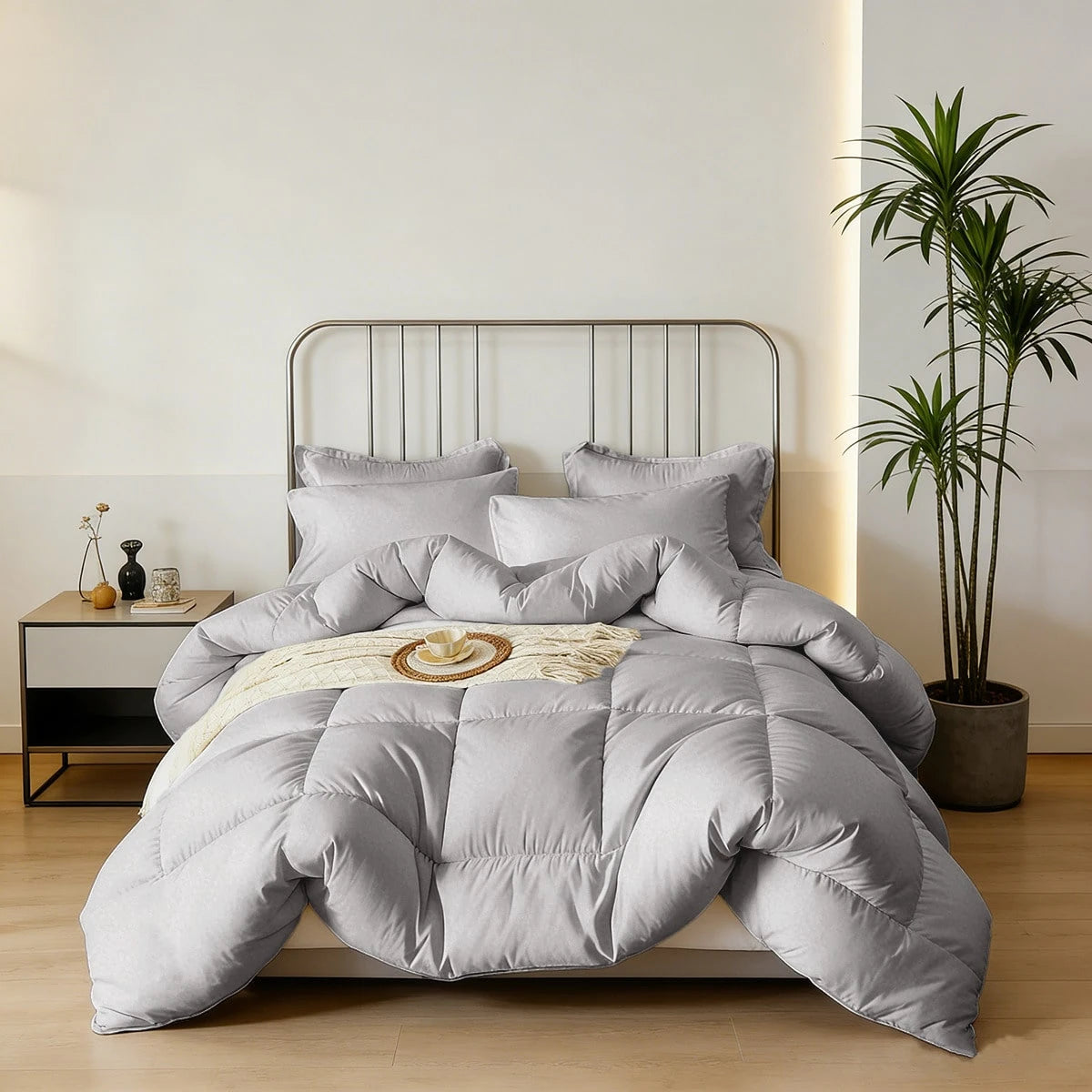 7pcs Or 5pcs Luxurious Checkered Comforter Sets For King Size, Featuring A Soft, Lightweight, And Breathable Design That Is Easy To Maintain. Includes A Comforter, Flat Sheet, Fitted Sheet, And Pillow