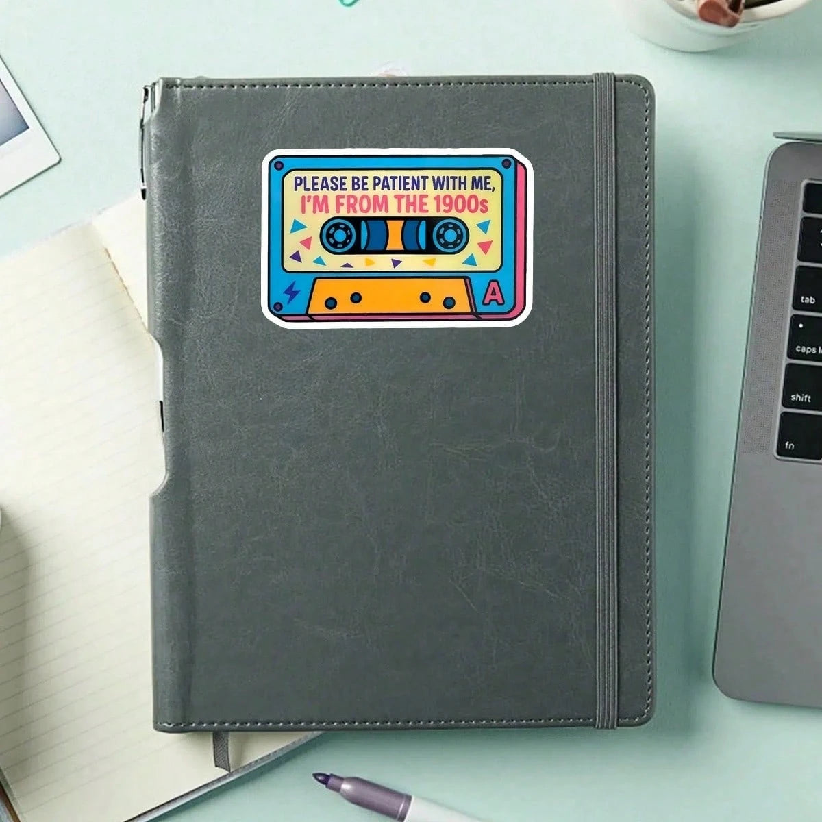 90s Retro Cassette Tape Sticker, "Please Be Patient With Me, I'm From The 1900s" Vintage Nostalgic Quote Sticker, Suitable For Water Bottles, Laptops, Notebooks, Waterproof Vinyl Nostalgic Decorative