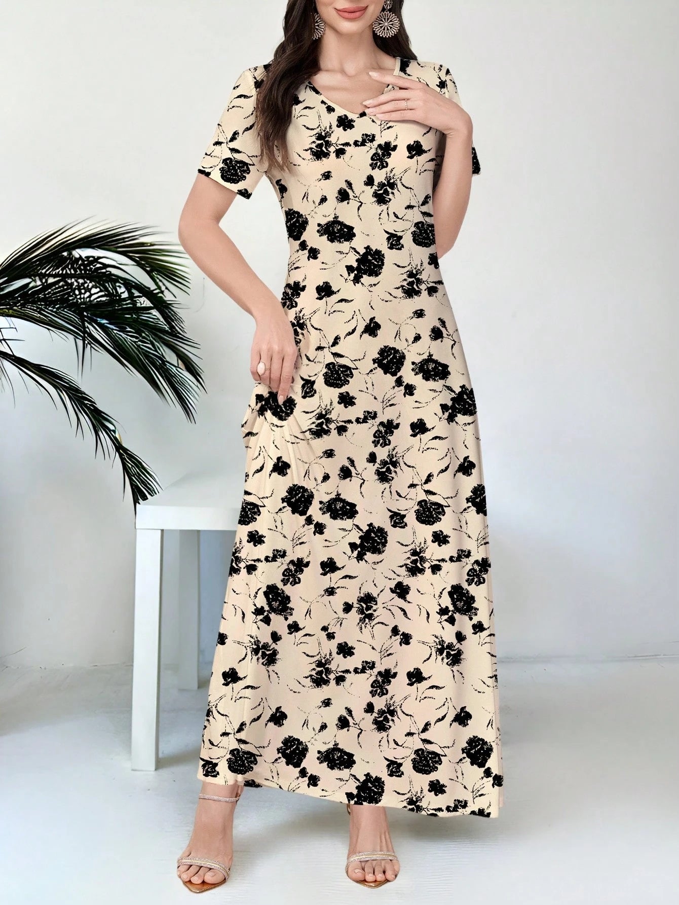 Al Najma Women's V-Neck Short Sleeve Floral Print Knit Dress,Beige,Summer,Tropical,Brunch,Vacation,Holiday Casual Work Wear,Black Flower Pattern Daily Party