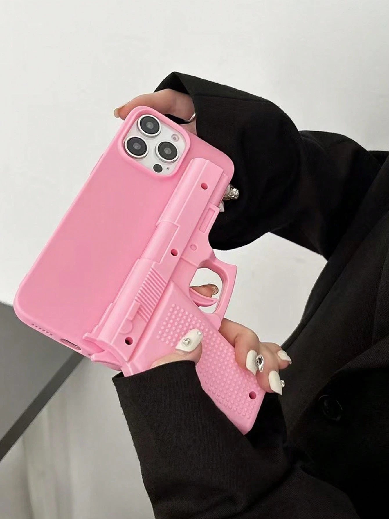 Asymmetrical Shaped Cute Pink Novelty Cases Unique Shaped Pink Ugly Cute Funny Toy Gun Protective Case Compatible With Apple 16, 17/17 Pro/17 Pro Max, 15, 14, 13, 12, 11 Pro Max Creative Niche Design