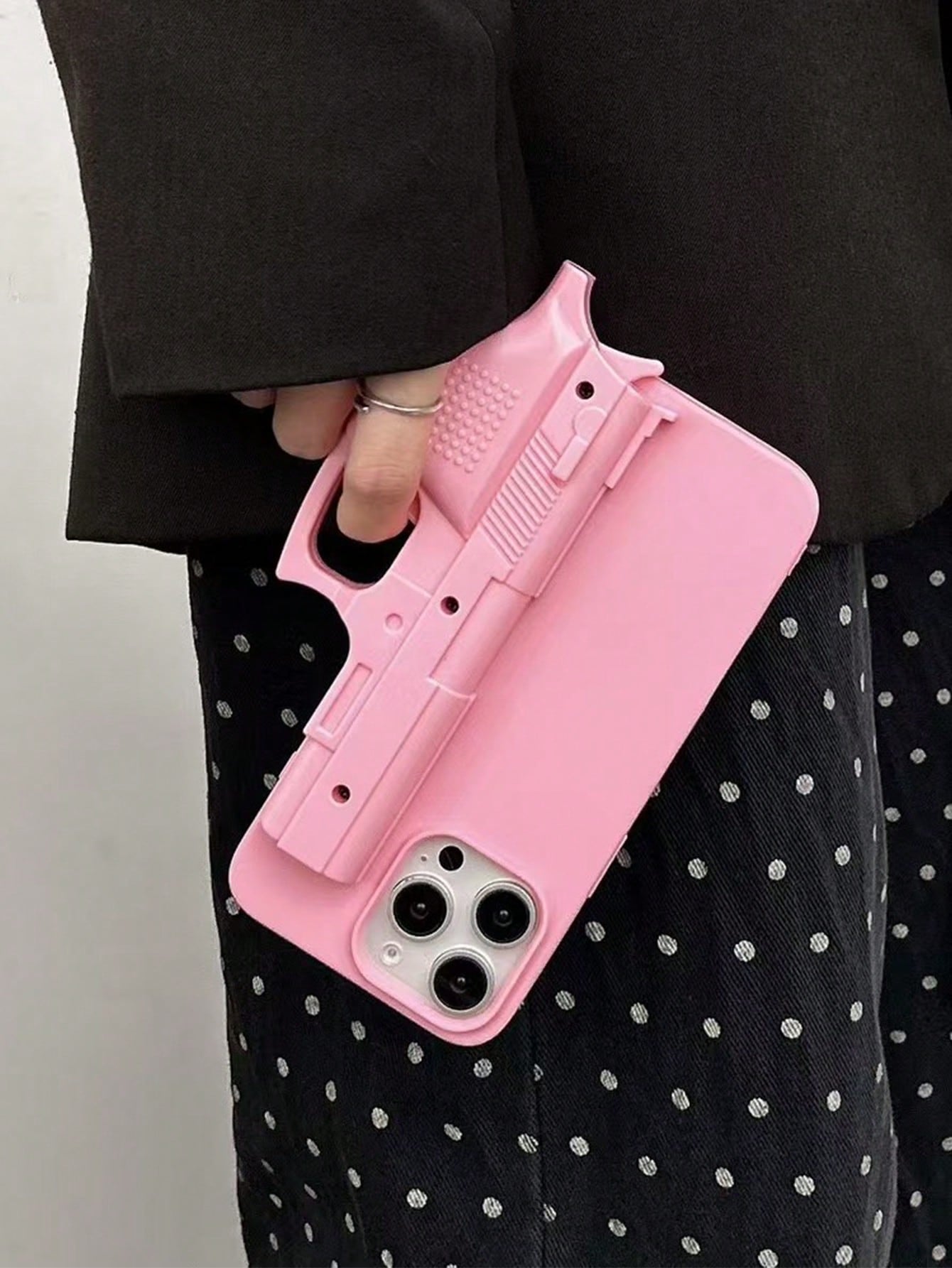 Asymmetrical Shaped Cute Pink Novelty Cases Unique Shaped Pink Ugly Cute Funny Toy Gun Protective Case Compatible With Apple 16, 17/17 Pro/17 Pro Max, 15, 14, 13, 12, 11 Pro Max Creative Niche Design