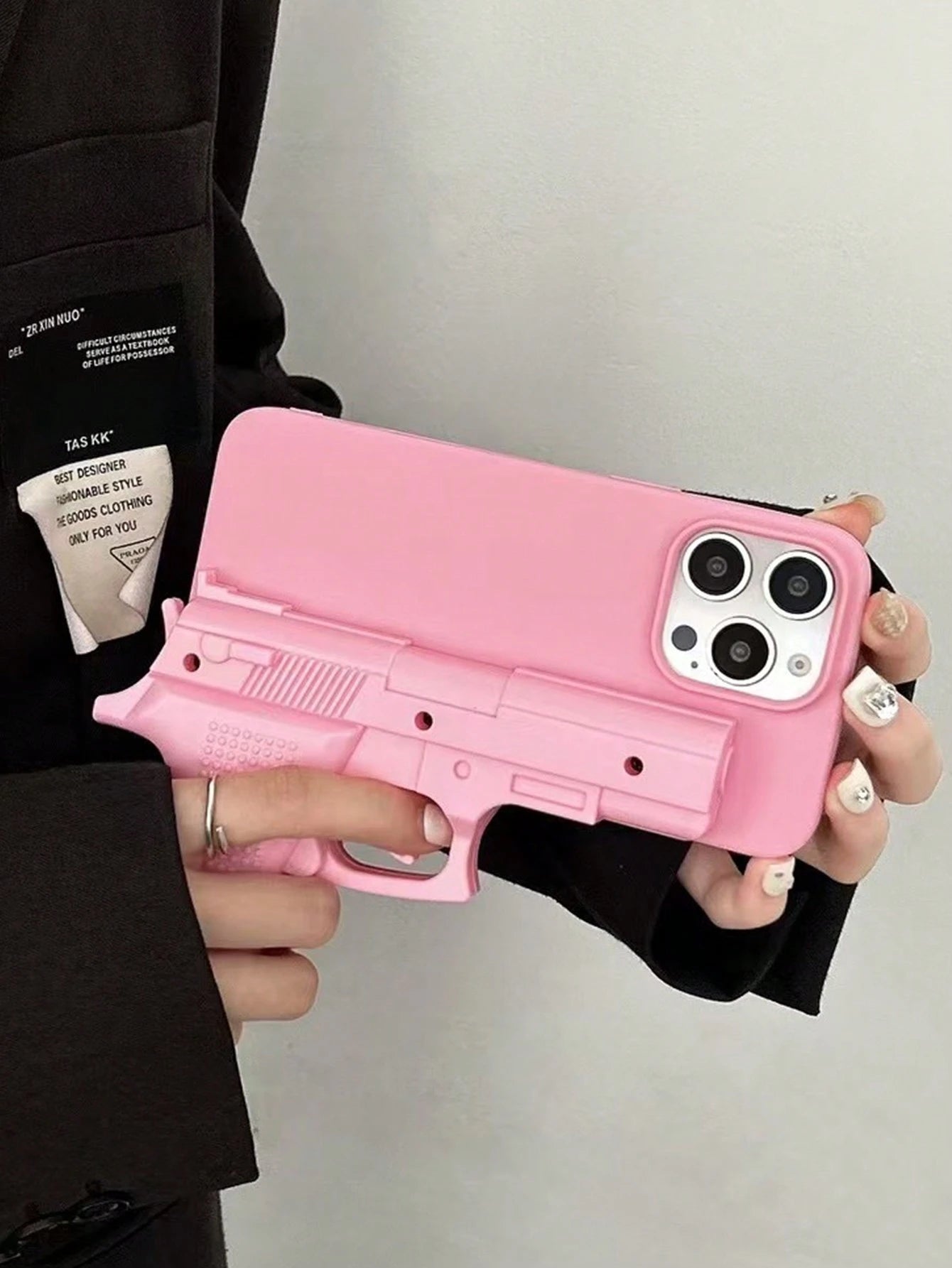 Asymmetrical Shaped Cute Pink Novelty Cases Unique Shaped Pink Ugly Cute Funny Toy Gun Protective Case Compatible With Apple 16, 17/17 Pro/17 Pro Max, 15, 14, 13, 12, 11 Pro Max Creative Niche Design