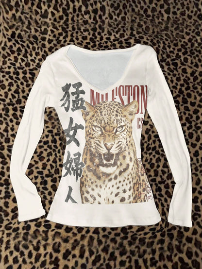 Attitoon Plus Size Women's V-Neck Fitted Long Sleeve T-Shirt, Casual Minimalist Everyday Versatile Party Gathering Vintage Punk Airport Y2K Top, Leopard Chinese Character Distressed Print Pattern, Out
