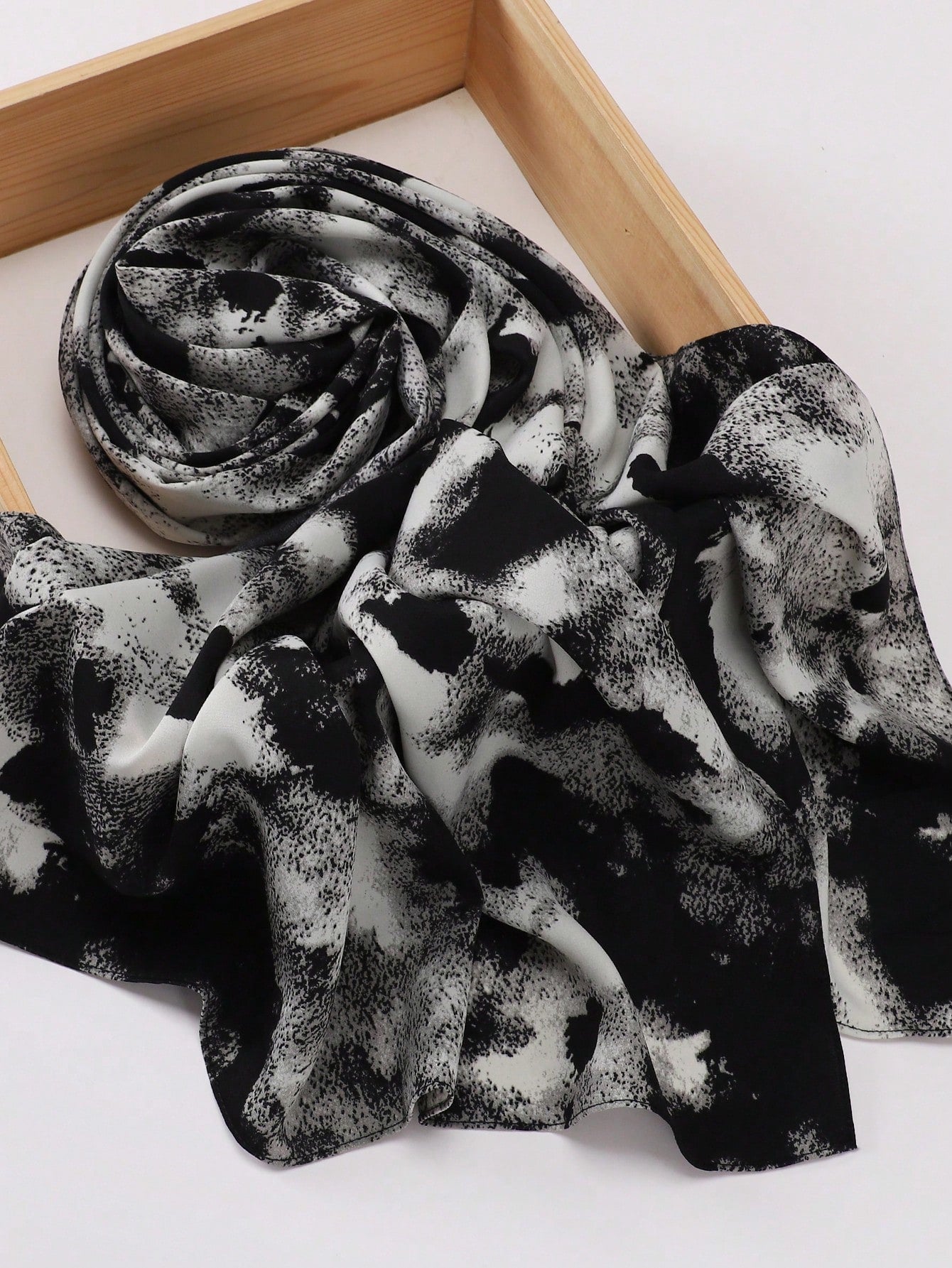 Autumn/Winter New Women's Tie-Dye Satin Printed Hijab