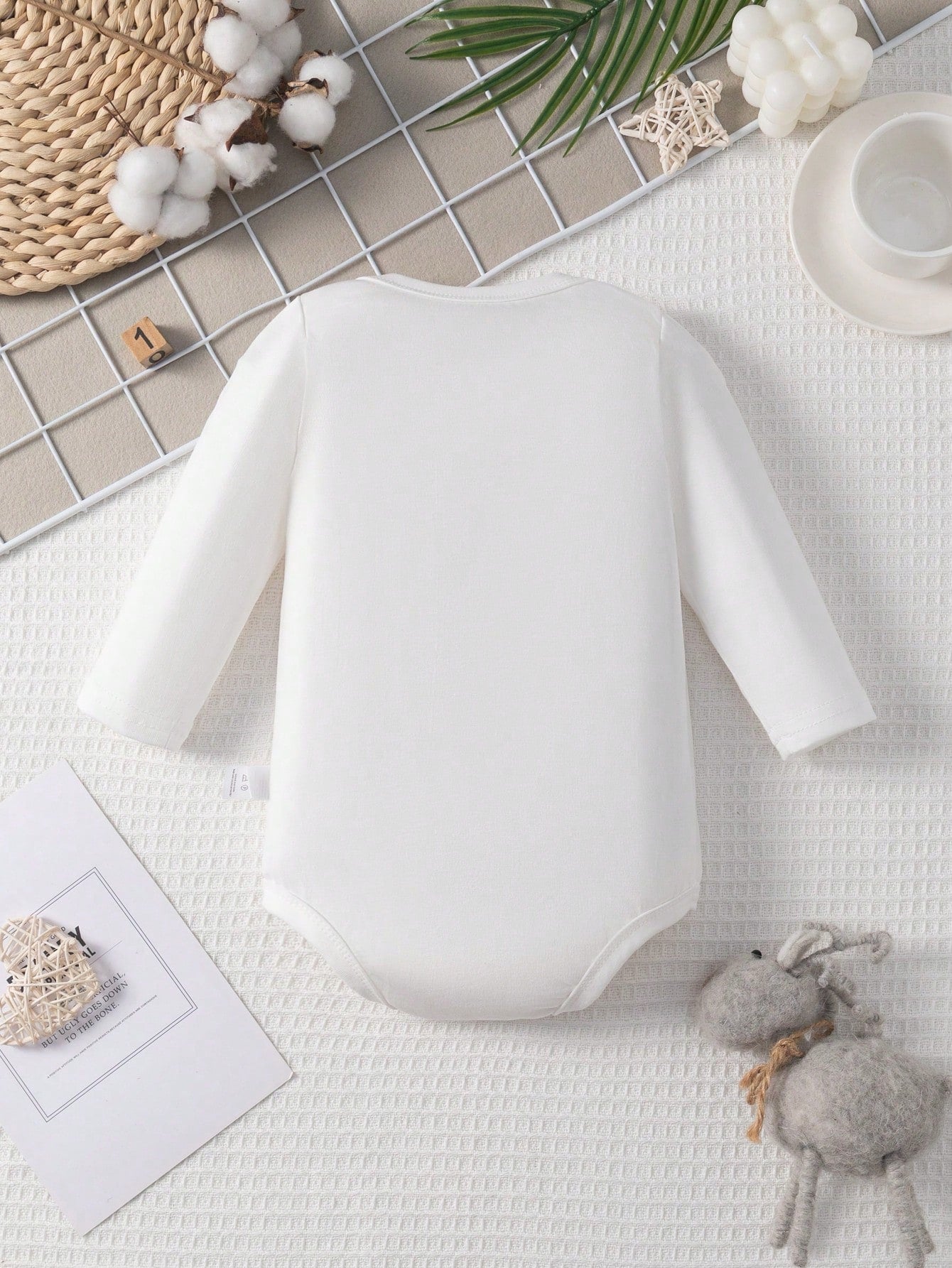 Baby 2026 Outfit- "I'm The Best Thing To Come Out Of 2026" White Short-Sleeve Bodysuit With Number 26 Print, First Year Milestone Romper, Pregnancy Announcement Gift For 2026 Birth Year, Perfect For