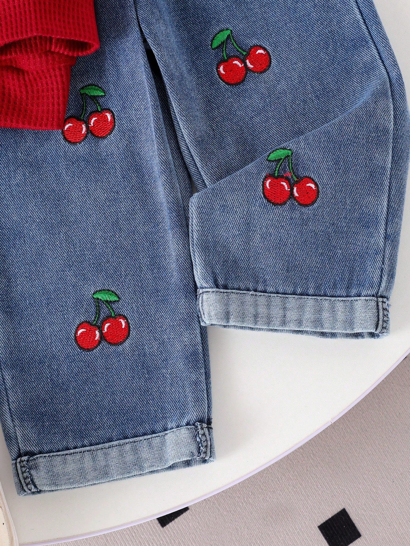 Baby Girl 2pcs Set- Colorblock Shirt Collar Top With Cherry Embroidery And High-Waist Button-Decorated Cherry Embroidery Cuff Jeans Set, Fashion