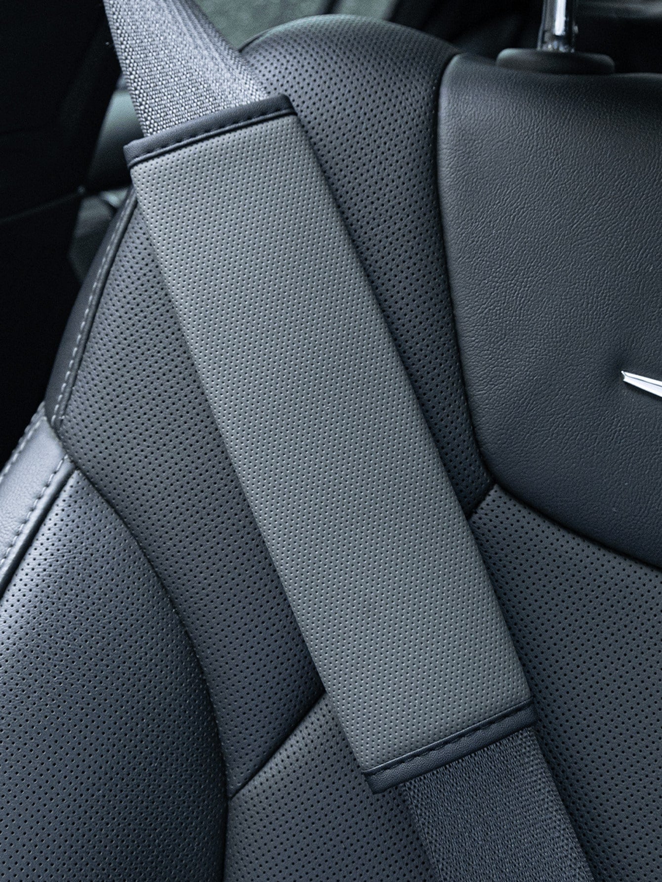 Breathable Perforated Synthetic Leather Car Seat Belt Cover Universal Seat Belt Protection Cover
