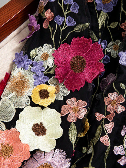 CURVE+ Plus Size Women's Floral Embroidery Pattern Casual Versatile Daily Outing Shirt Fall
