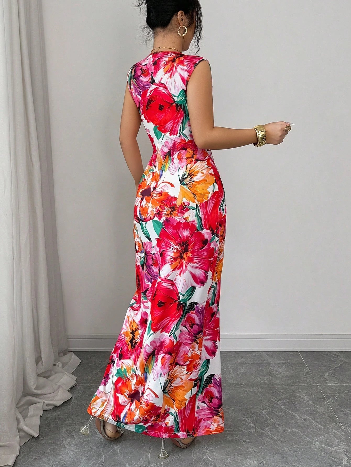 Elenzya Women's White Floral Summer Boho Holiday Vacation Holiday V-Neck Ruffle Hem Slit A-Line Dress,Waist Cinched Design, Fashionable French Midi Dress