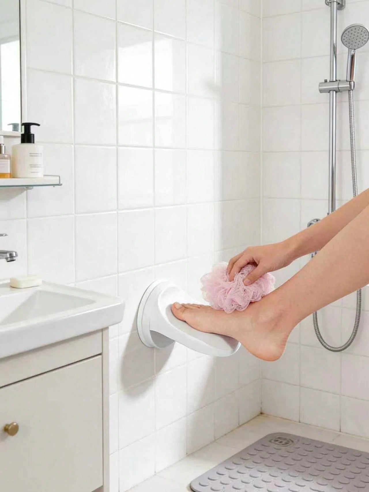 English: 3-In-1 Bath Step Stool With Suction Cups| Shower Foot Rest, Toilet Step & Non-Slip Shaving Leg Step Stool For Bathroom Safety