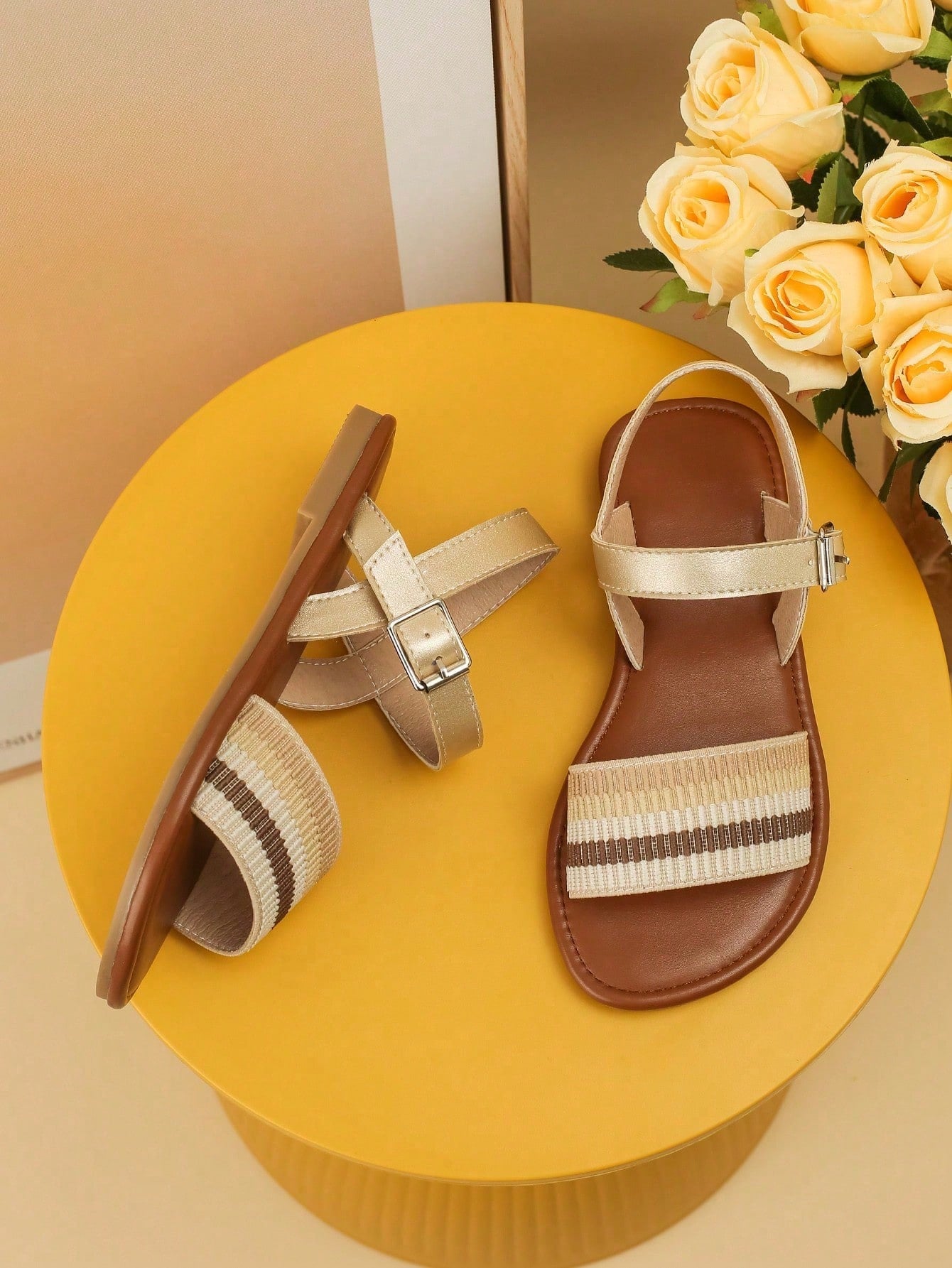 Fashionable & Comfortable Flat Sandals For Children's Daily Wear Or Vacation