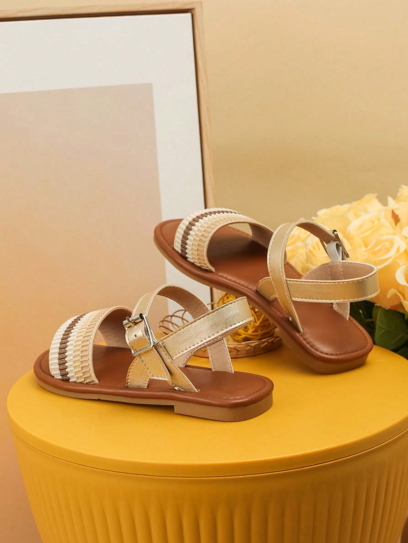 Fashionable & Comfortable Flat Sandals For Children's Daily Wear Or Vacation