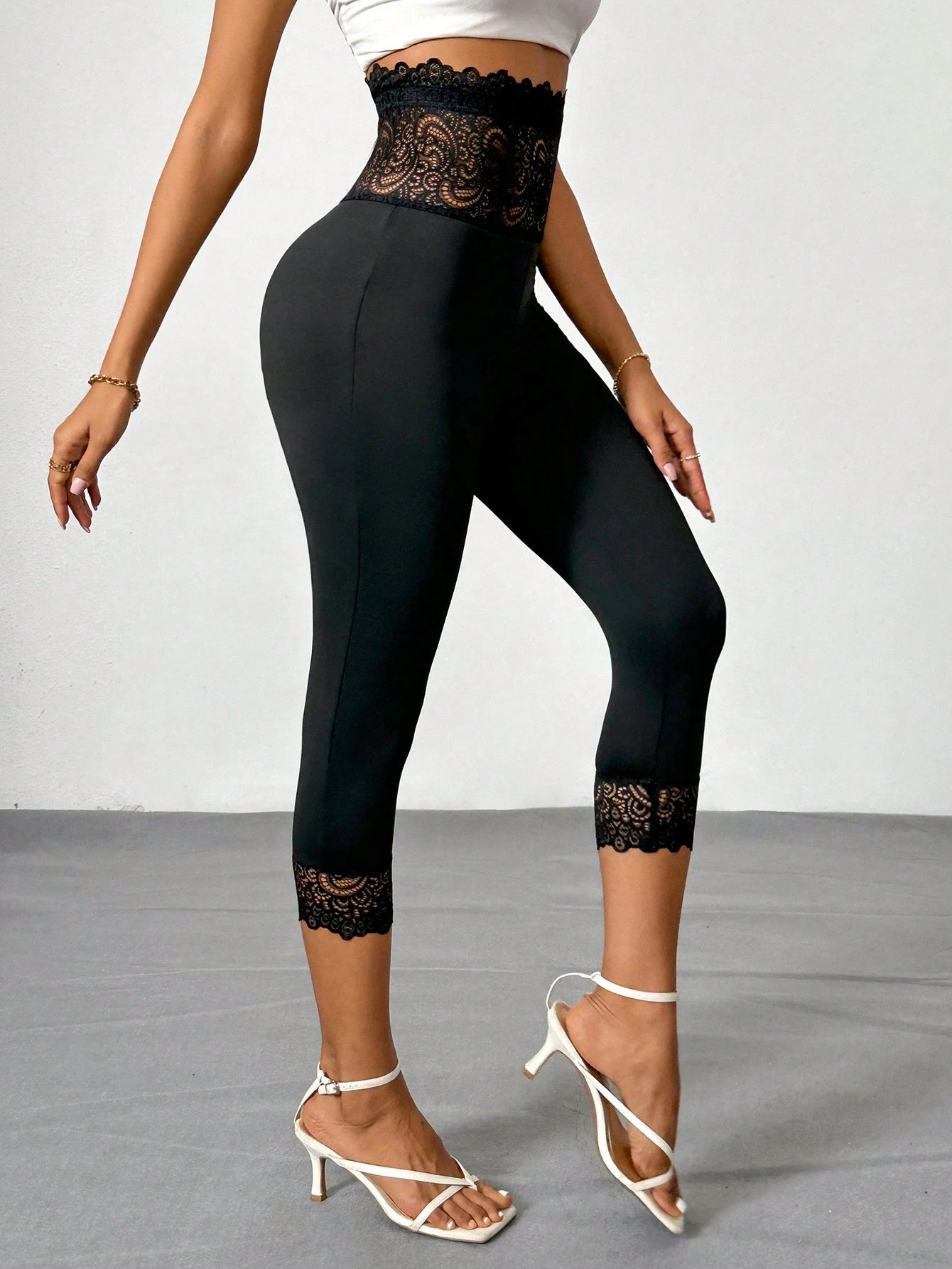 Firerie Women's Daily Elegant Chic Basic Simple Lace Butt Lifting High-Waisted Capri Leggings