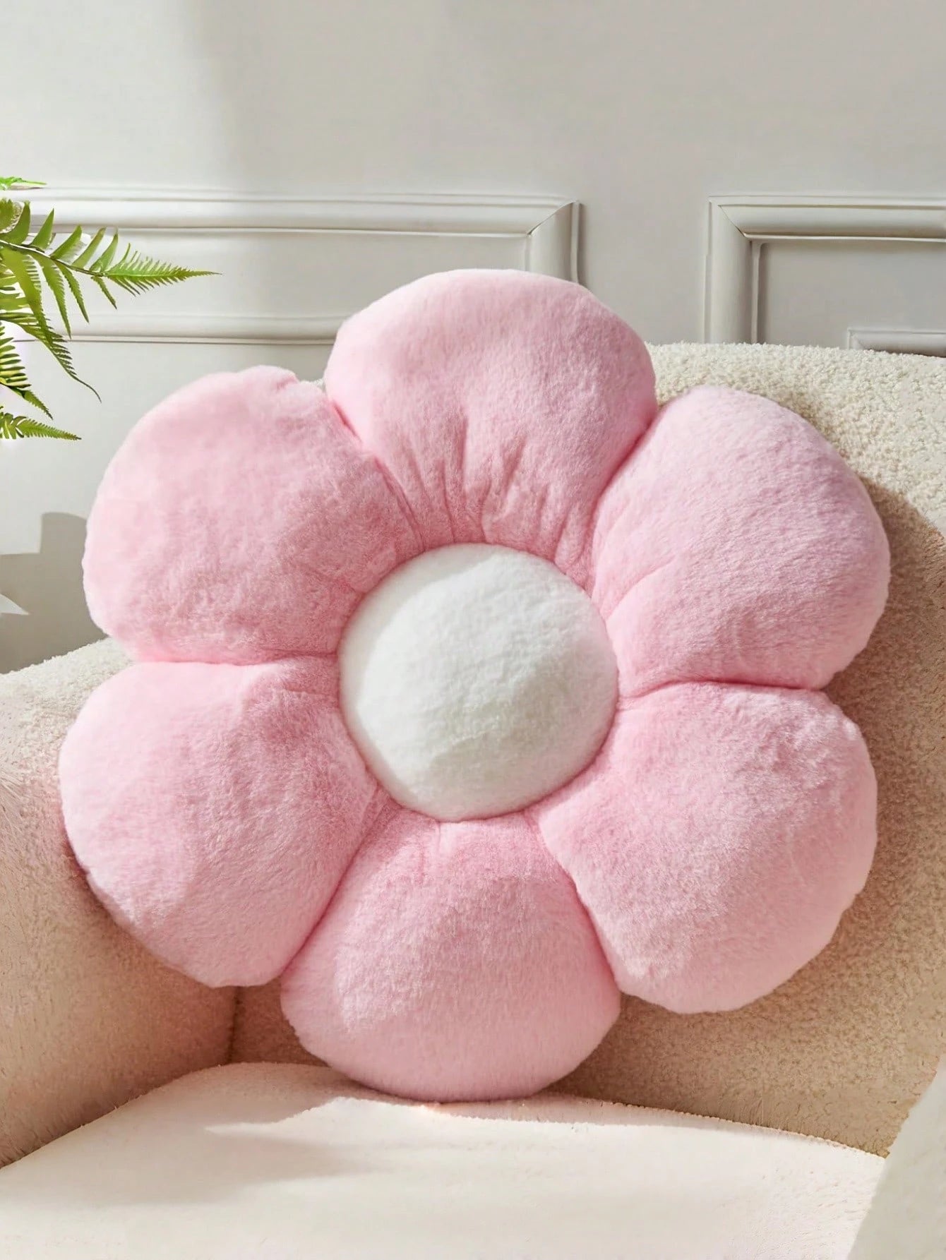 Floral Throw Pillow, Soft & Cute 6-Petal Flower Decorative Pillow With Faux Rabbit Fur, Suitable For Spring Bedroom, Sofa, Living Room And Other Home Decor