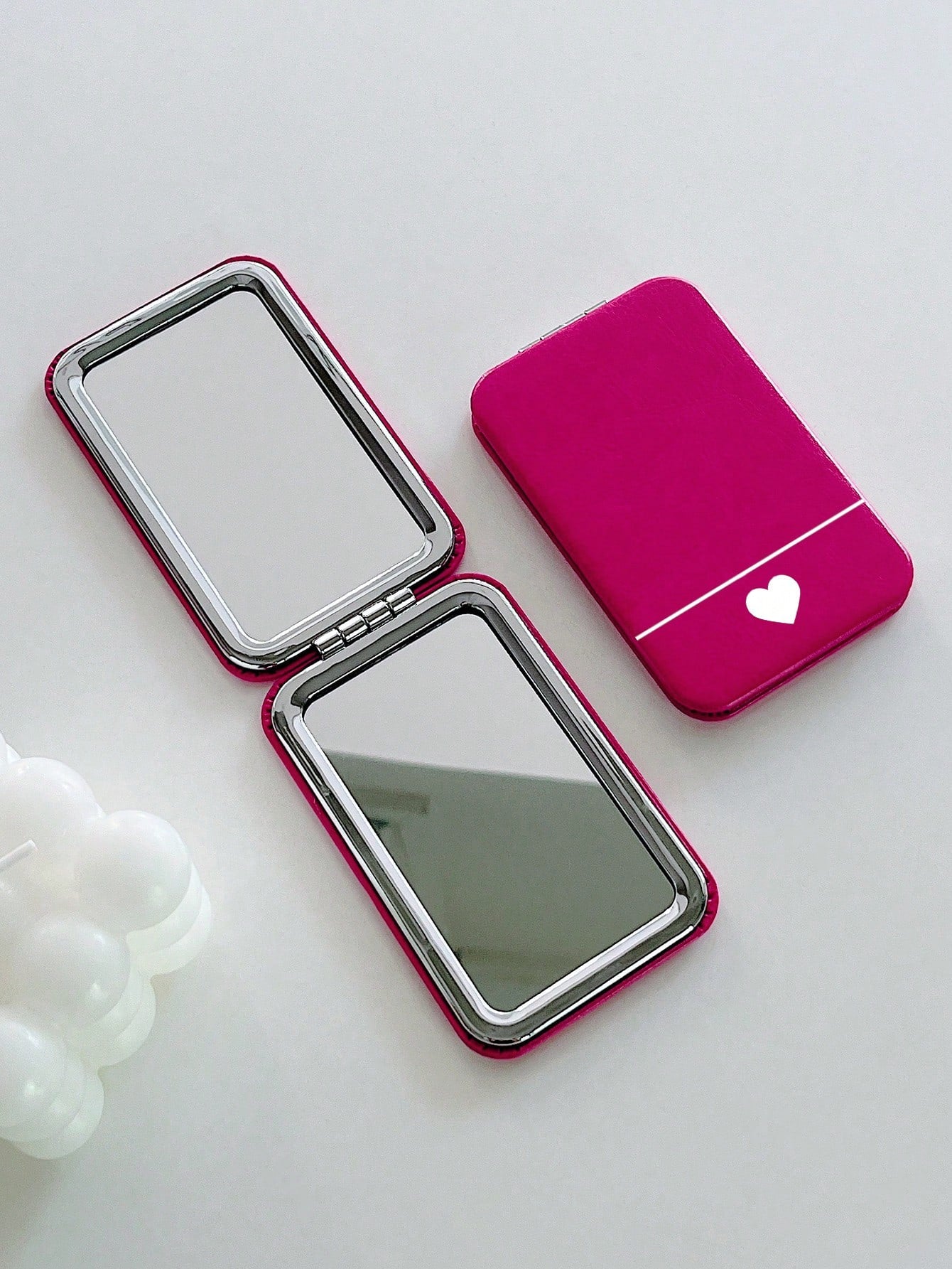 Foldable Heart Pattern Mirror
