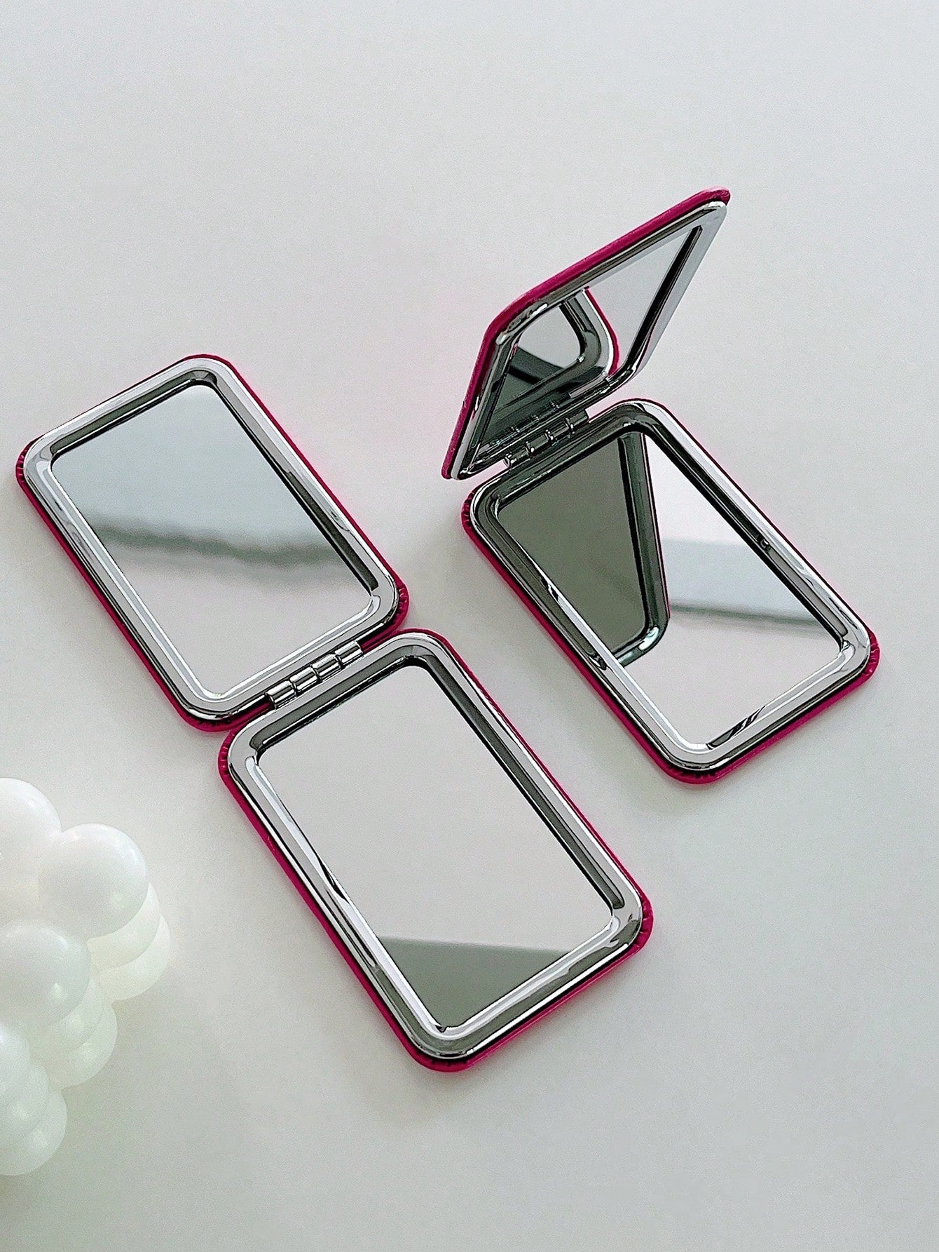 Foldable Heart Pattern Mirror