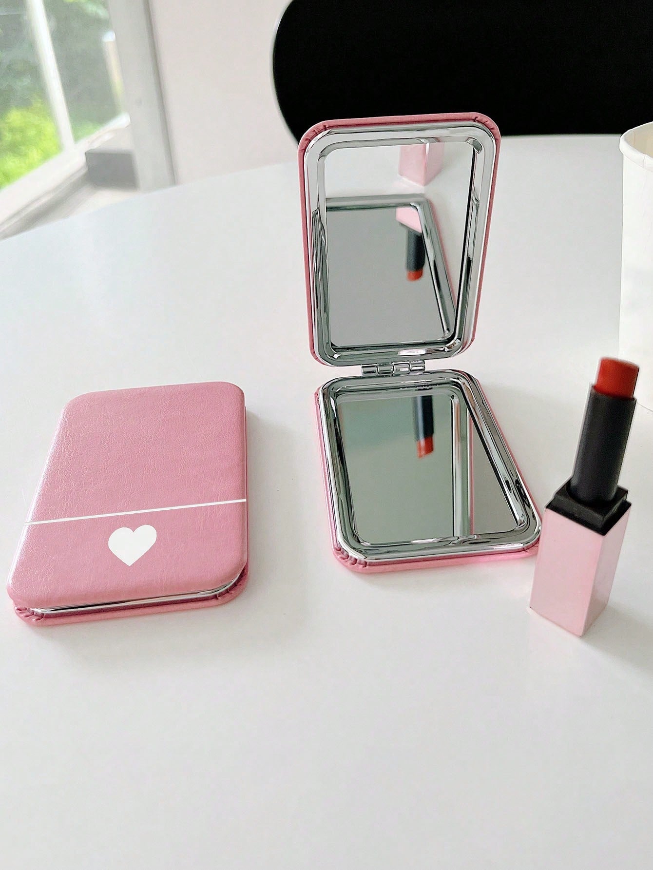 Foldable Heart Pattern Mirror