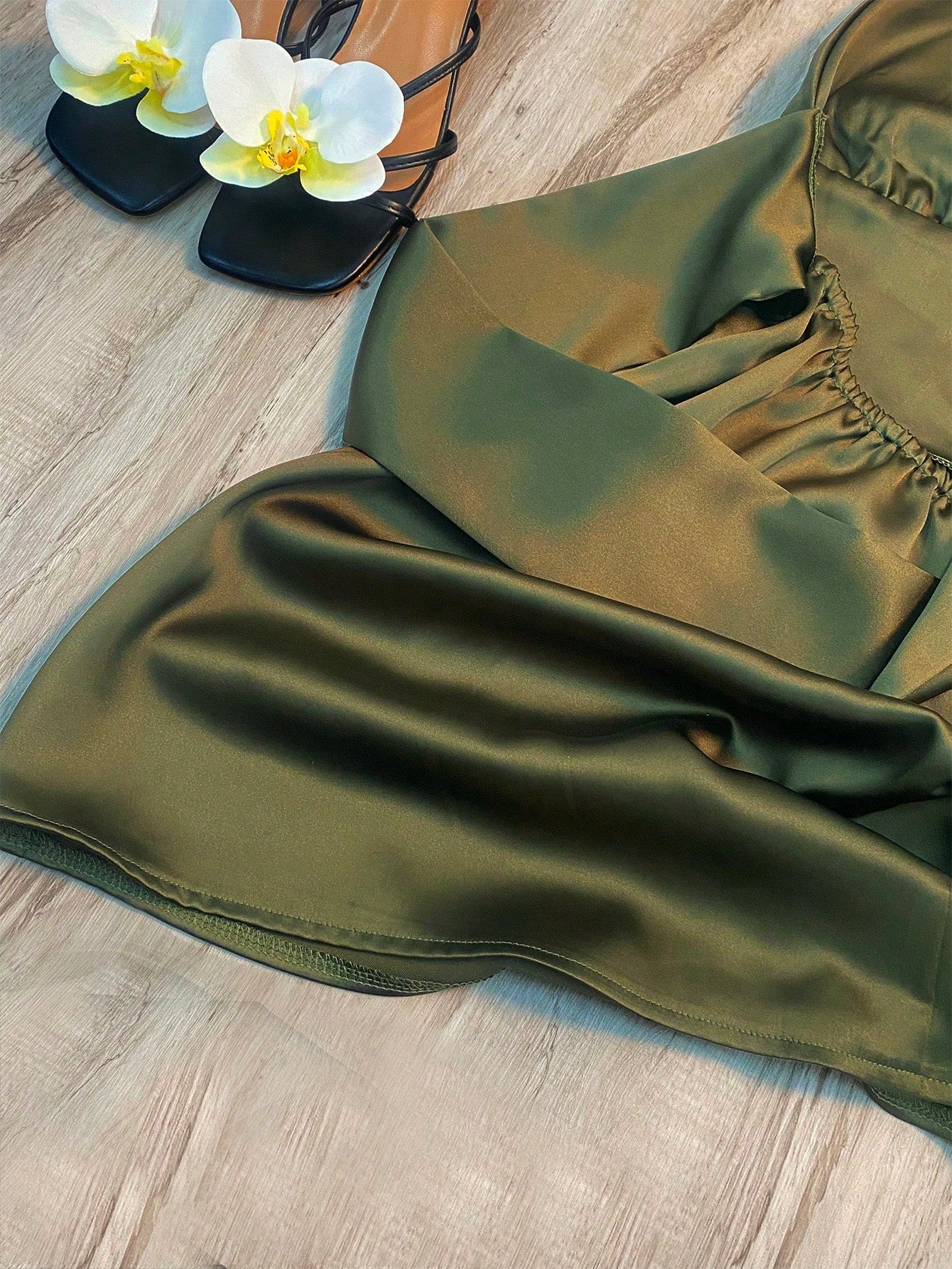 Franclia Women's Elegant & Sexy Deep V-Neck, Open-Back Satin Dress- Perfect For Vacations And Parties.