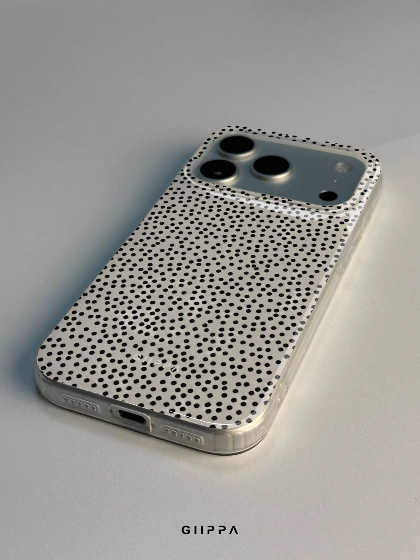 GIIPPA 1pc White Base With Black Dense Polka Dot Pattern Design, Phone 17 Pro Max Phone Case, Compatible With Phone 16 Pro Max, 15 Pro Max, 14 Pro Max, Korean Style High-End Fashionable And Fun Phone