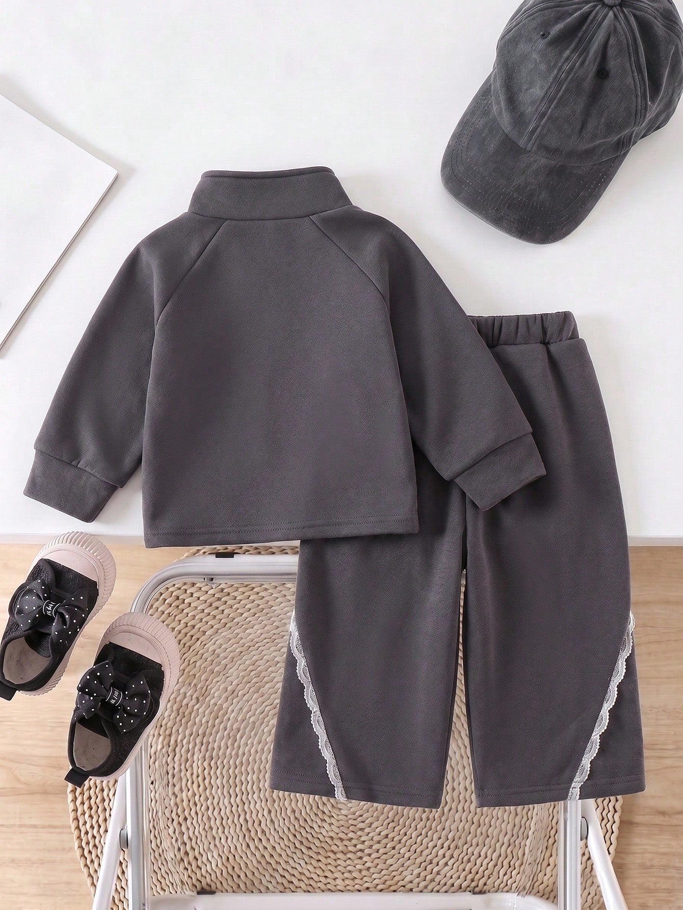 Girls 2-Piece Set, Dark Gray Half-Zip Stand Collar Sweatshirt With Exquisite Lace Trim + Matching Side Lace Flared Pants, Rhinestone Bow & Graphic Print With 3D Tie Bow Design, 2026 Fashion New Style