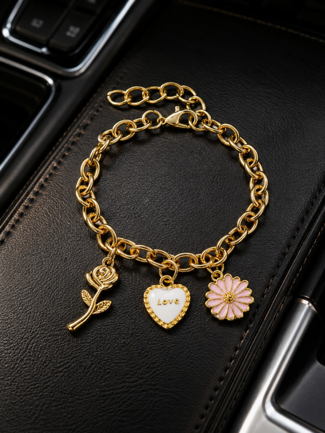 Gold Chain Car Steering Wheel Decorative Pendant, With Rose Heart-Shaped Daisy Charm, Elegant Metal Pendant With Keychain Holder, Fashionable Women's Car Accessory, Multi-Purpose Decoration For Steeri
