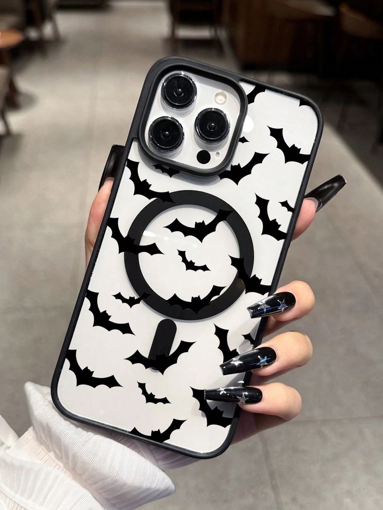 Gothic Style Black Bat Patterns Fashion 1pc Creative Acrylic Personalized Pattern Magnetic Wireless Charging Anti-Drop Phone Case Compatible With Iphone 16 15 14 13 12 11 Pro Max, Transparent Apple Ph