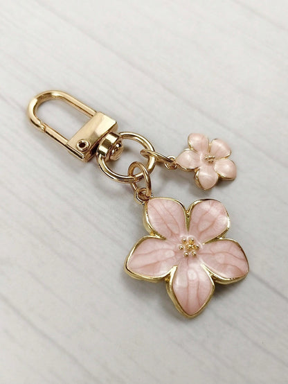 HAILIAN 1pc Alloy Sakura Flower Shaped Lightweight Key Chain Suitable For Bag Charm Car Key Chain Couples And Holiday Gifts Gifts For Women Valentines