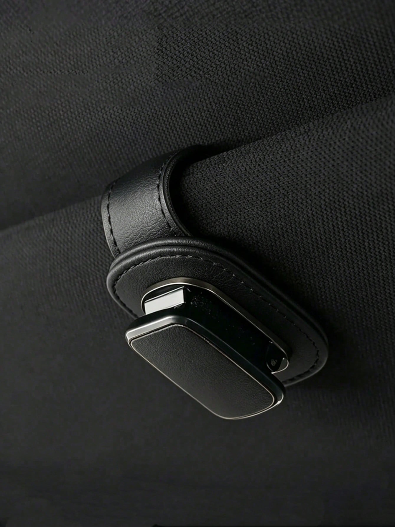 High-Quality PU Leather & Metal Car Sun Visor Glasses Holder- Universal Clip-On Design Fits 99% Of Vehicles, Strong Elastic Clip, Scratch-Resistant, Easy Installation, Holds Eyeglasses, Fashion Glass