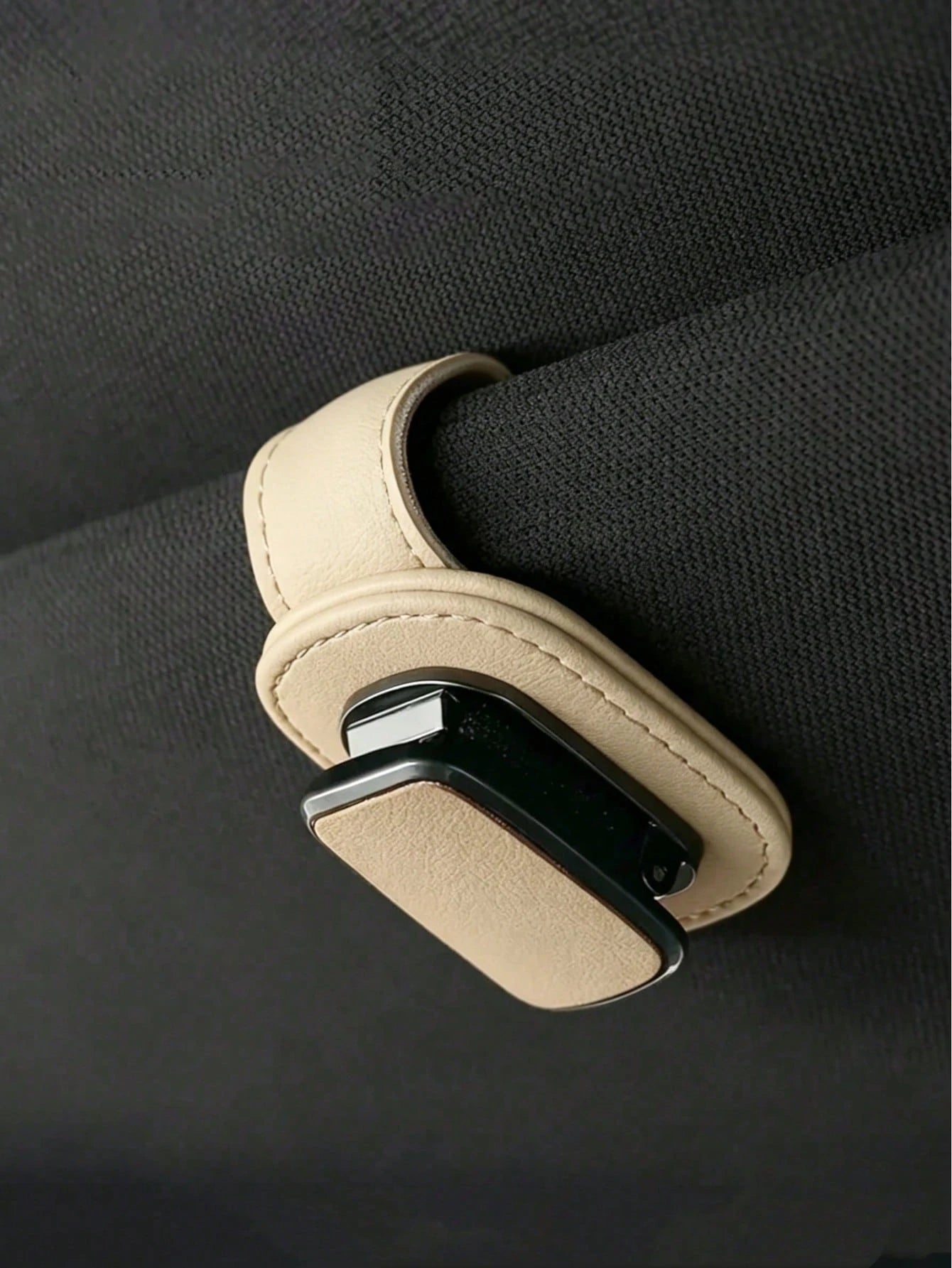 High-Quality PU Leather & Metal Car Sun Visor Glasses Holder- Universal Clip-On Design Fits 99% Of Vehicles, Strong Elastic Clip, Scratch-Resistant, Easy Installation, Holds Eyeglasses, Fashion Glass