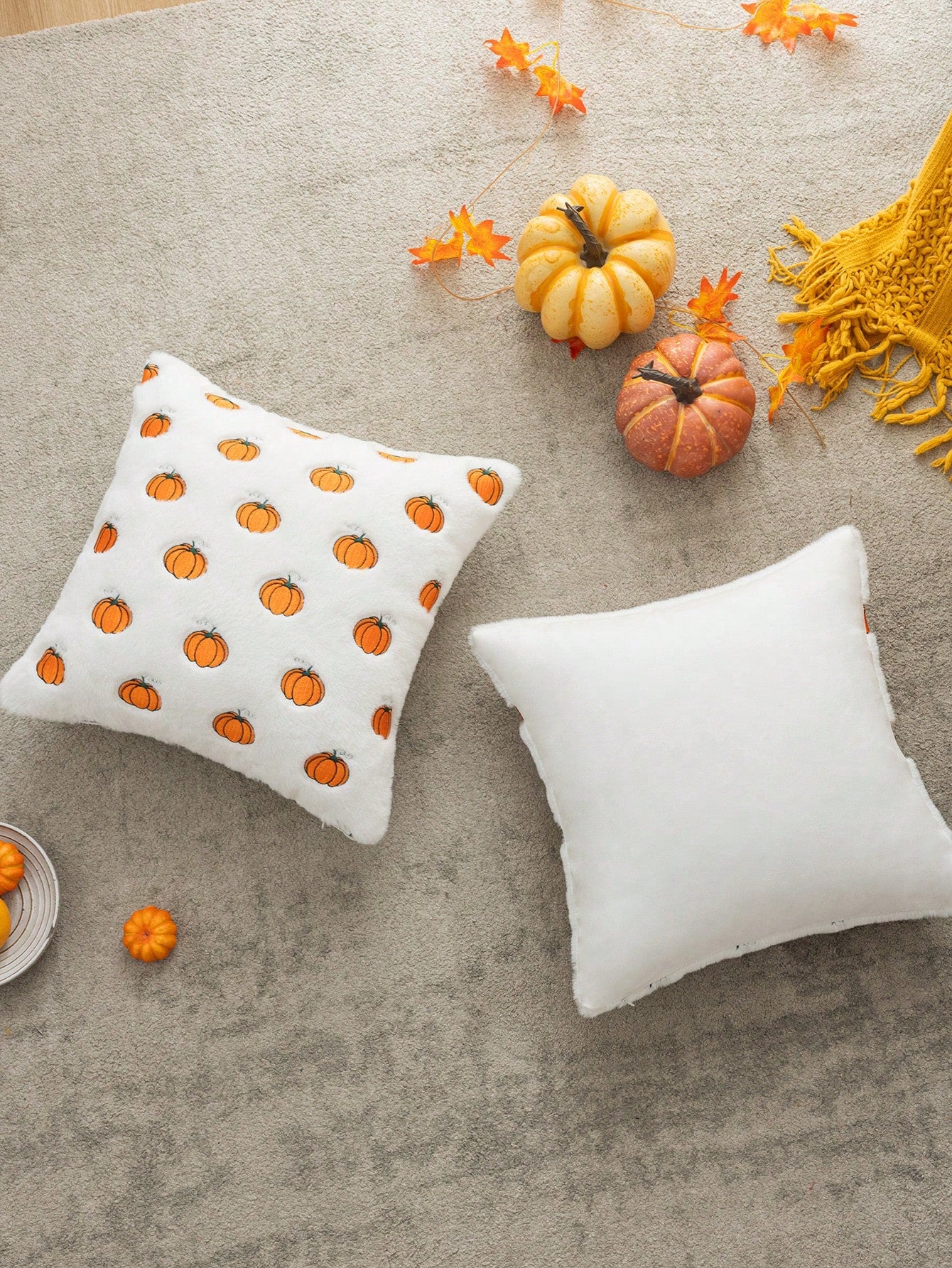 Homemorelove 1/2pcs PV Velvet Small Pumpkin Embroidered Pillow Case, Autumn Decor, Thanksgiving, Halloween Atmosphere Home Decoration Throw Pillow, Suitable For Living Room, Bedroom, Sofa, Pillow Inse