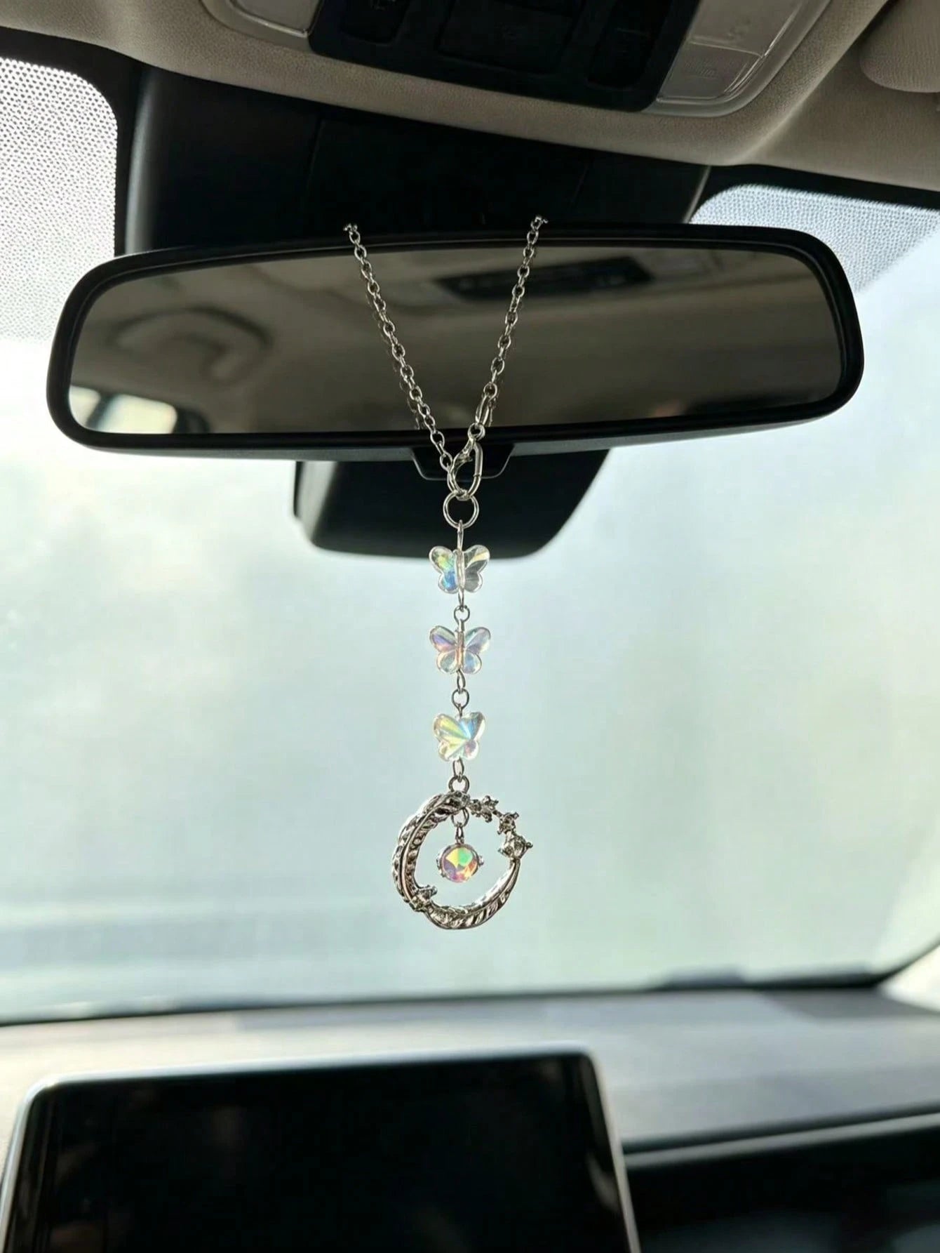 Iridescent Crystal Butterfly Car Rearview Mirror Hanging Ornament, Vintage Silver Carved Round Ring Car Interior Pendant, Ethereal Luxury Car Rearview Mirror Charm