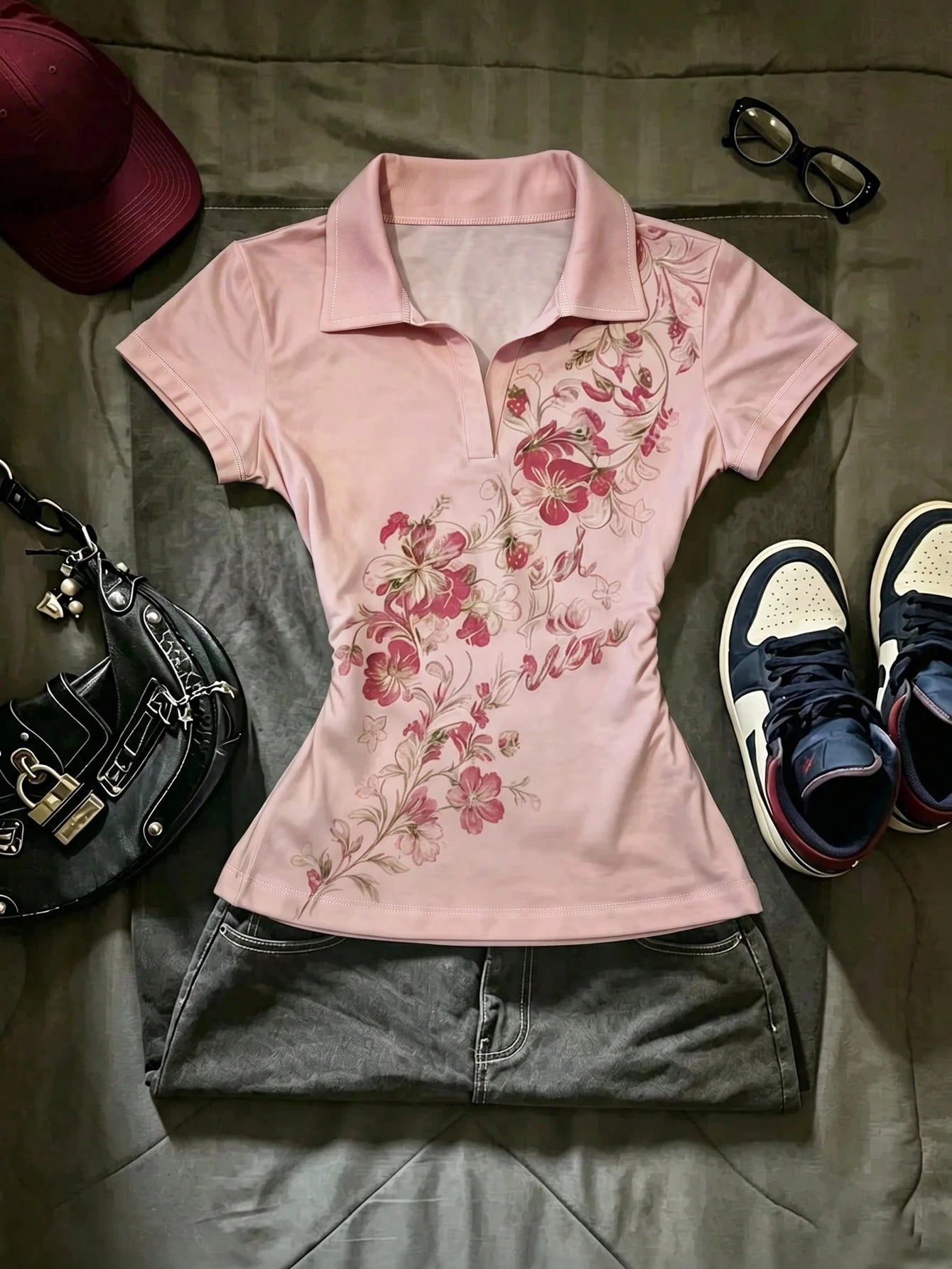 IslaSuriya Women's Floral Print Lapel Short Sleeve Casual T-Shirt