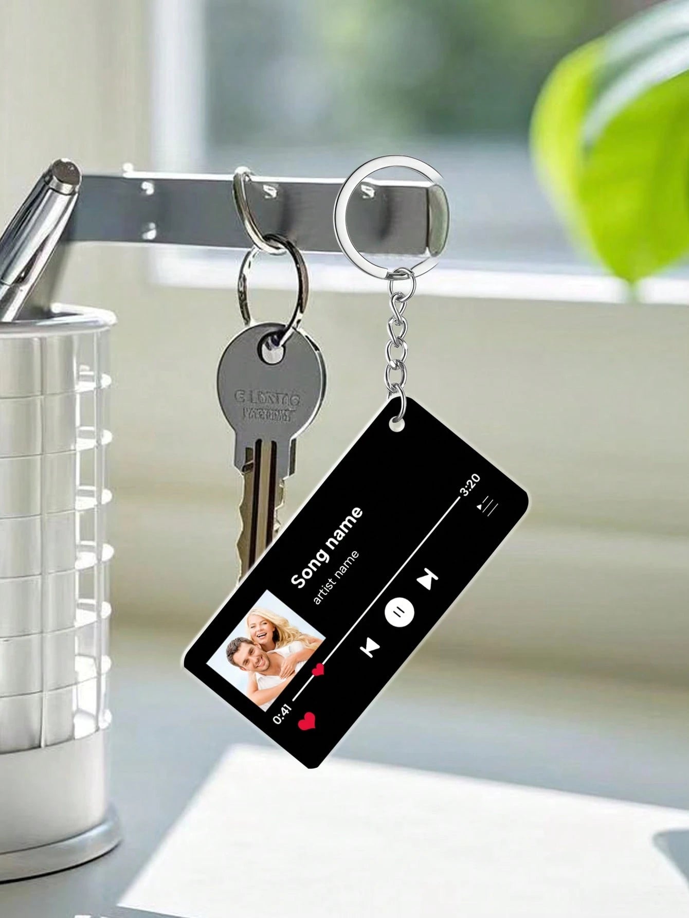 LICVIC 1/2Pcs Custom Acrylic Music Player Keychain, Personalized Song Plaque, Photo Text Song Keychains, Customizable Keyring, 7x3cm Black White Transparent, Keychain