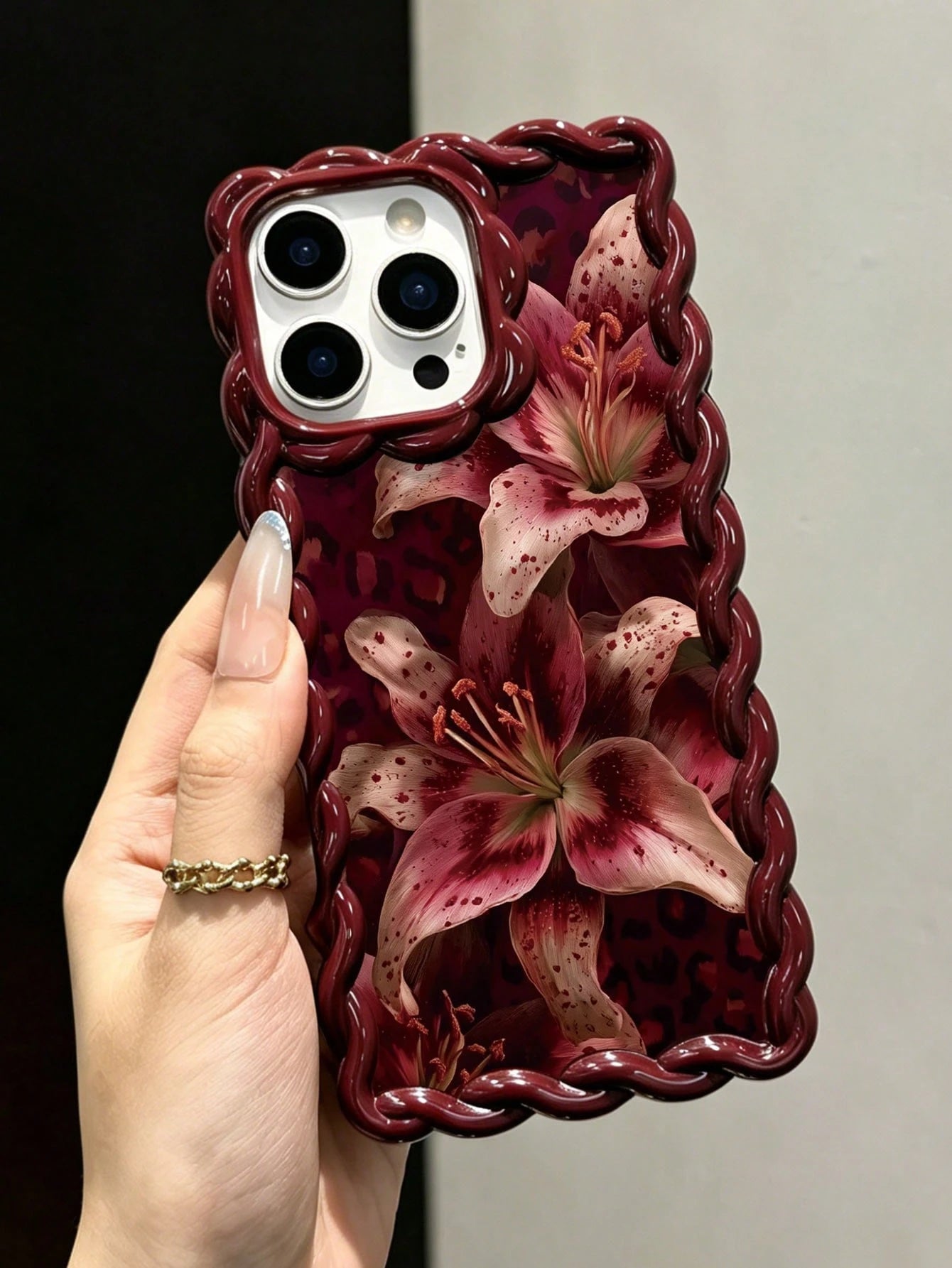 Lily Leopard Print Colorful Flat Printed Burgundy Twisted Soft Shell Phone Case Compatible With IP17/IP17PROMAX/IPhone16/IPhone16Pro/IPhone16ProMax/IPhone15/XR/7P8P/P12ProMax/P13ProMax/P14ProMax/P13/P