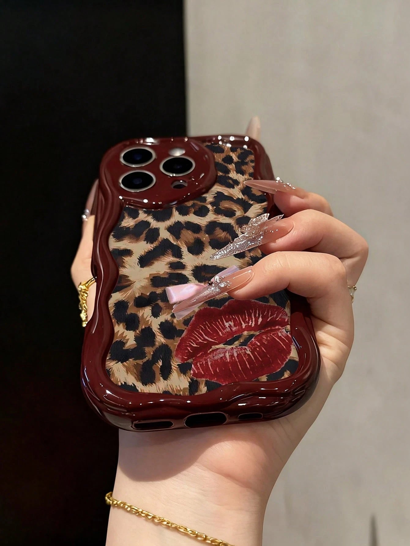 Lily Leopard Print Colorful Flat Printed Burgundy Twisted Soft Shell Phone Case Compatible With IP17/IP17PROMAX/IPhone16/IPhone16Pro/IPhone16ProMax/IPhone15/XR/7P8P/P12ProMax/P13ProMax/P14ProMax/P13/P
