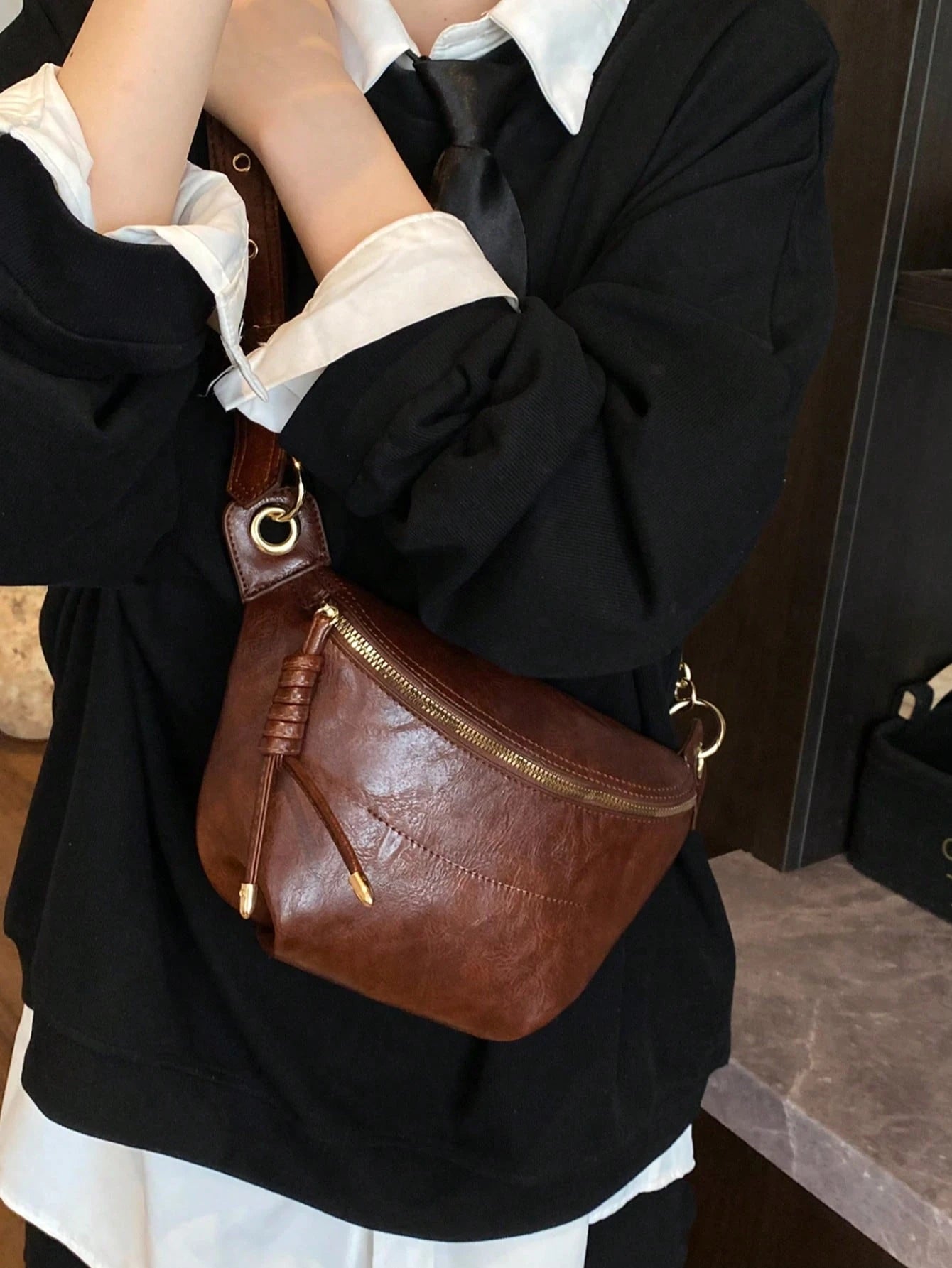 Livesso New Retro Niche Design Handbag, Women's Fashion Wide Strap Crossbody Bag, Casual Versatile Chest Bag/Waist Bag