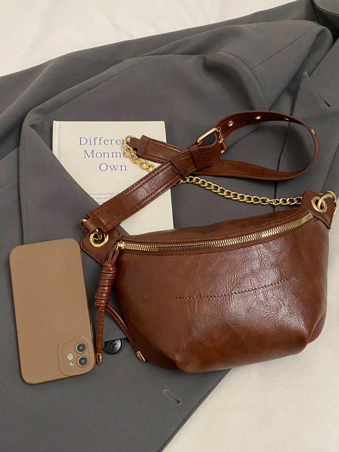 Livesso New Retro Niche Design Handbag, Women's Fashion Wide Strap Crossbody Bag, Casual Versatile Chest Bag/Waist Bag