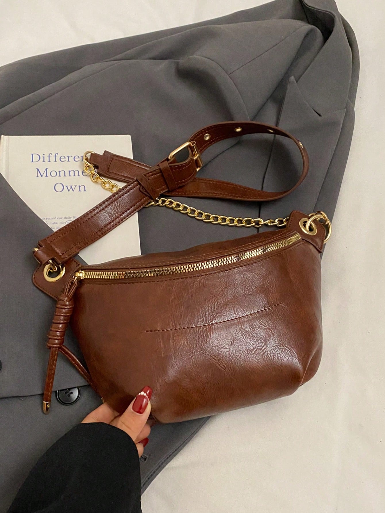 Livesso New Retro Niche Design Handbag, Women's Fashion Wide Strap Crossbody Bag, Casual Versatile Chest Bag/Waist Bag